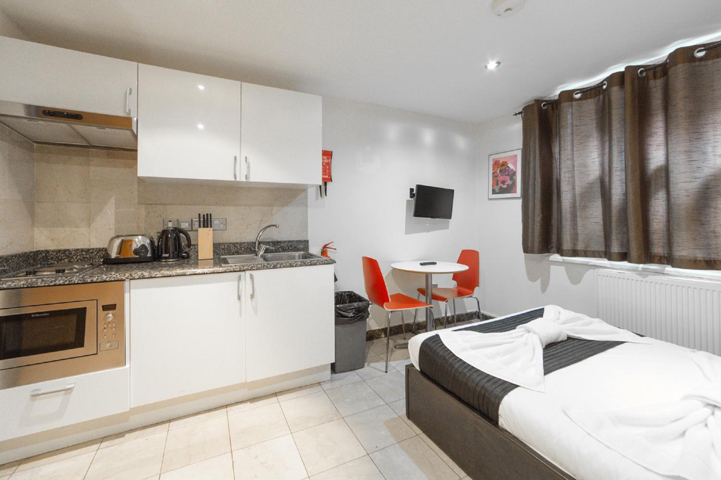 Studio Apartment photo 3