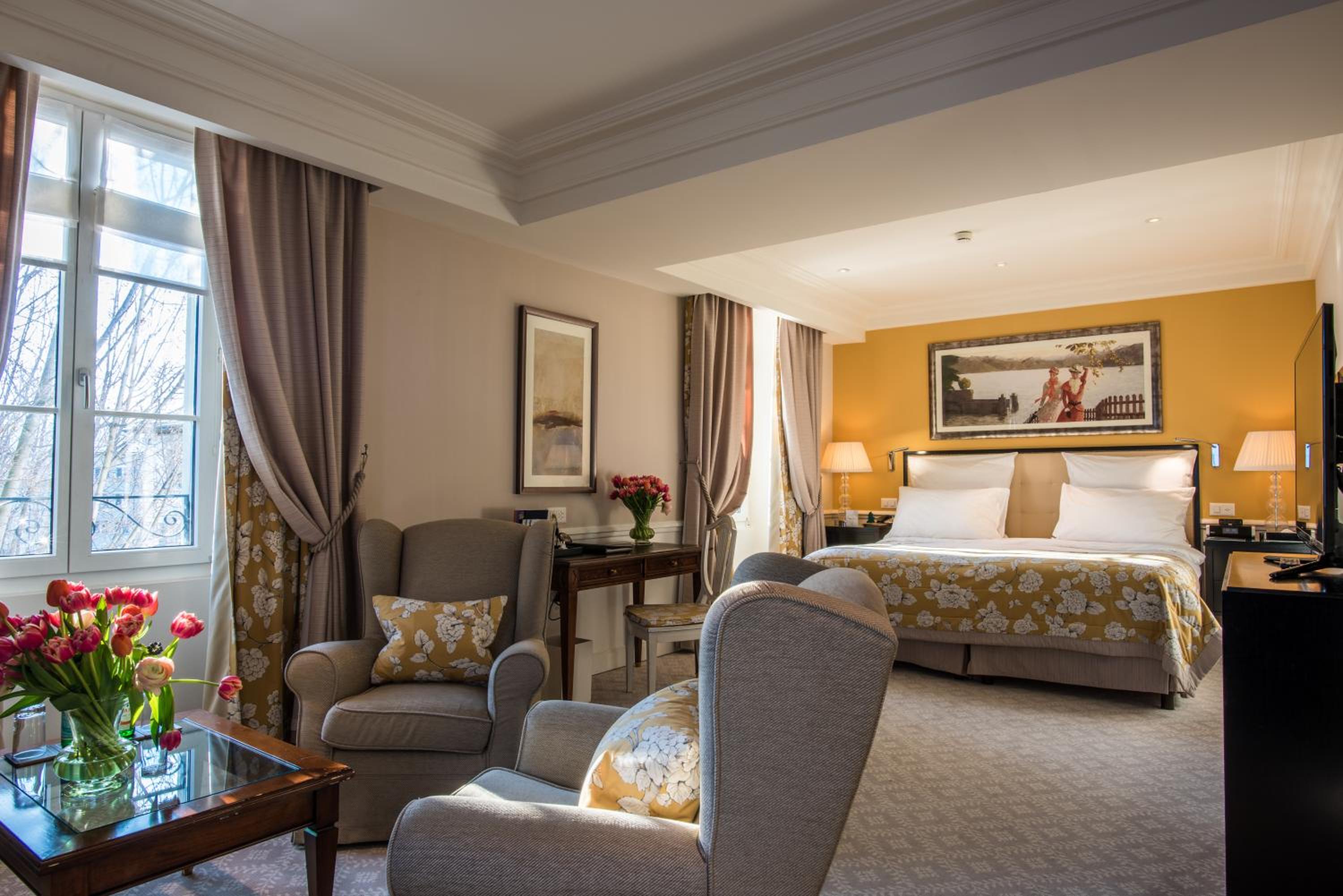 Junior Suite with City View - Photo 4