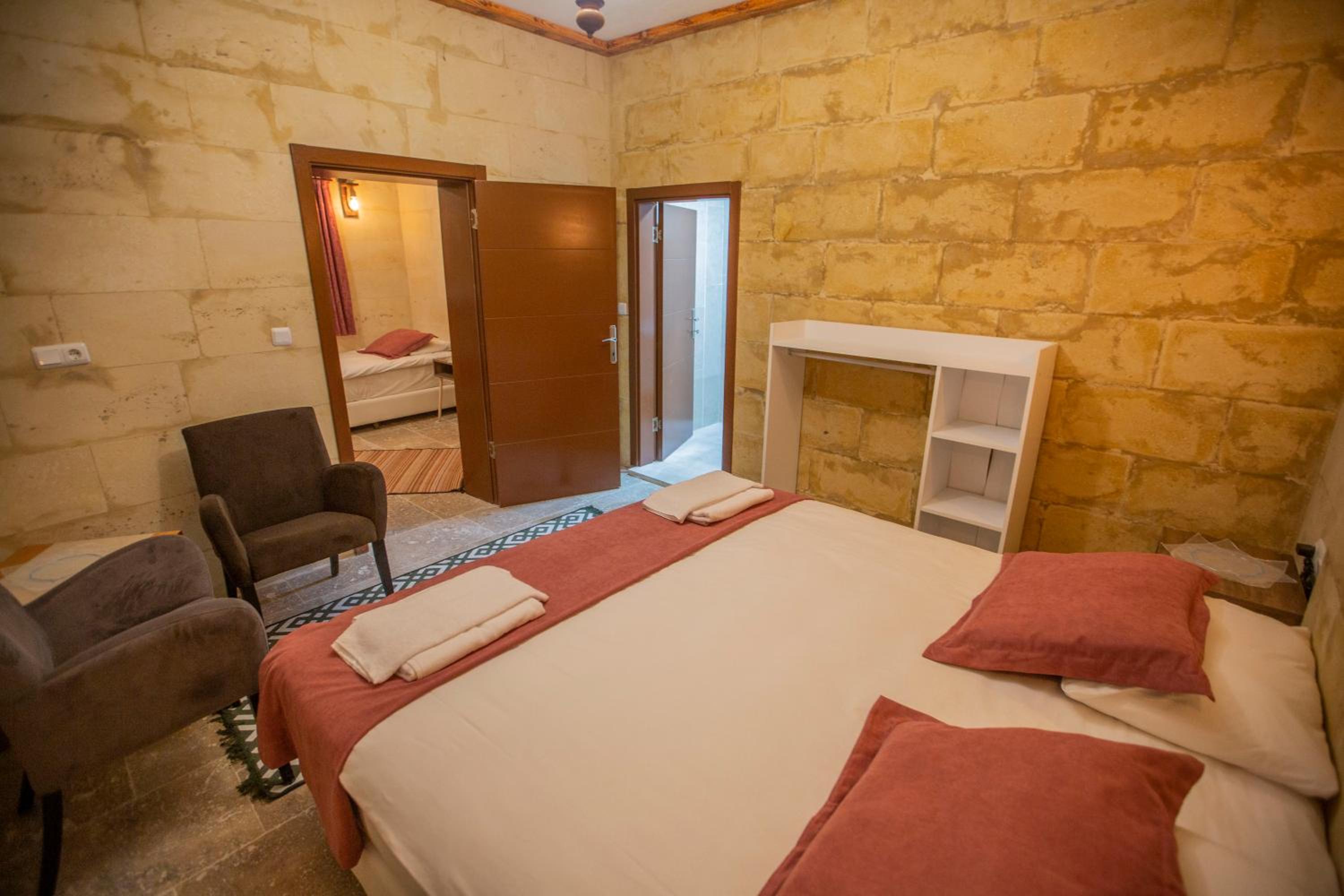 Family Suite - Photo 10