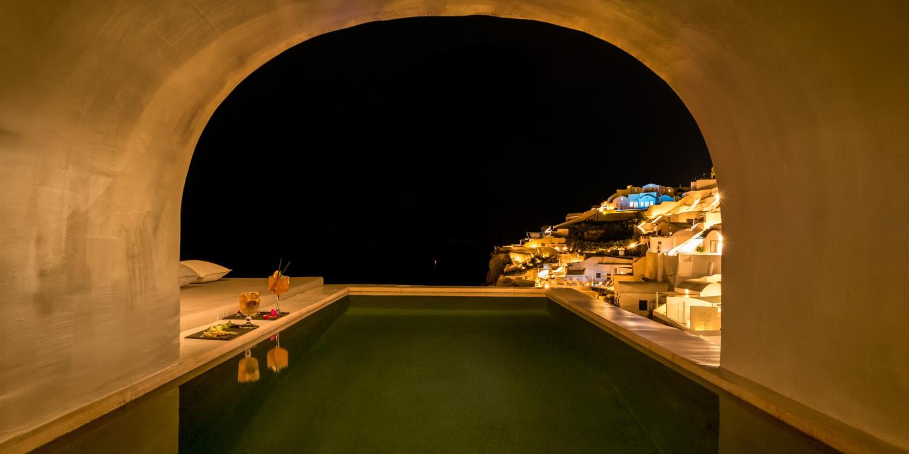 Majestic Suite with private outdoor heated plunge pool and Caldera view - Photo 7