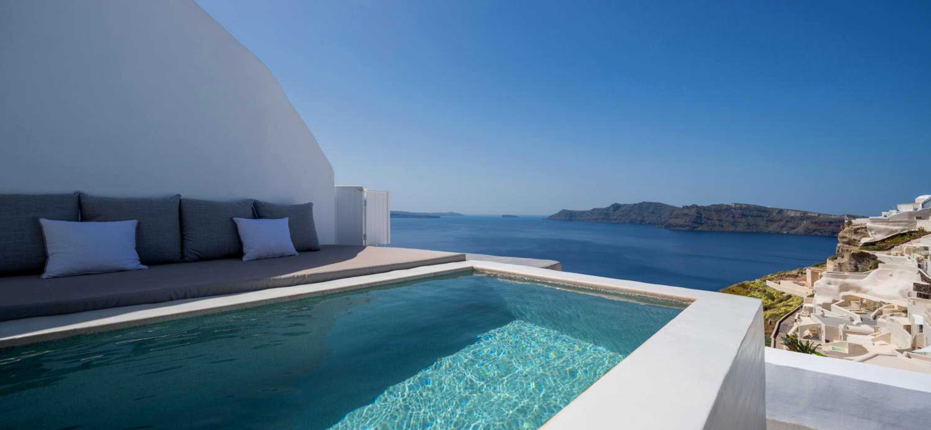 Majestic Suite with private outdoor heated plunge pool and Caldera view - Photo 5