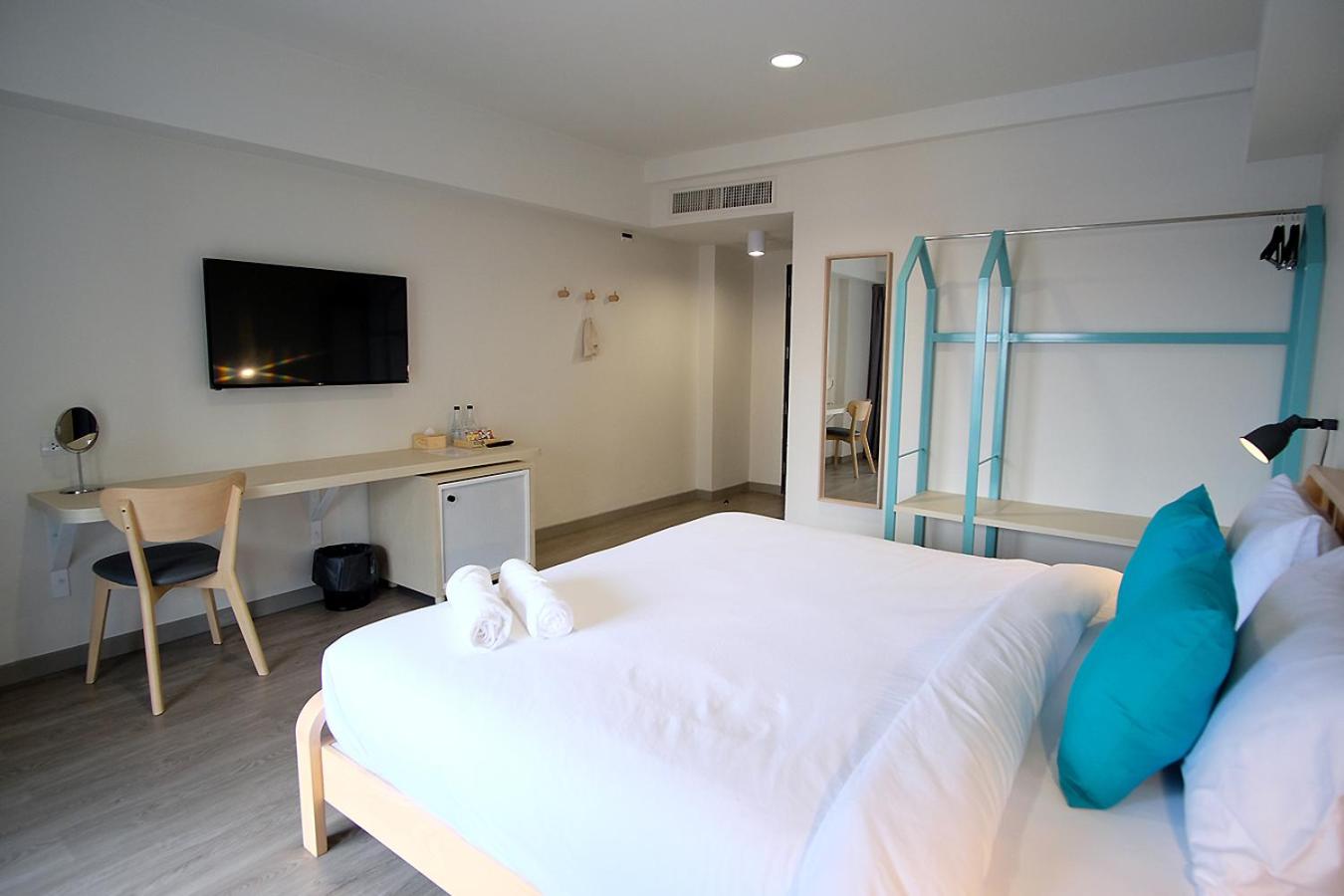 Standard Double Room - Photo 9