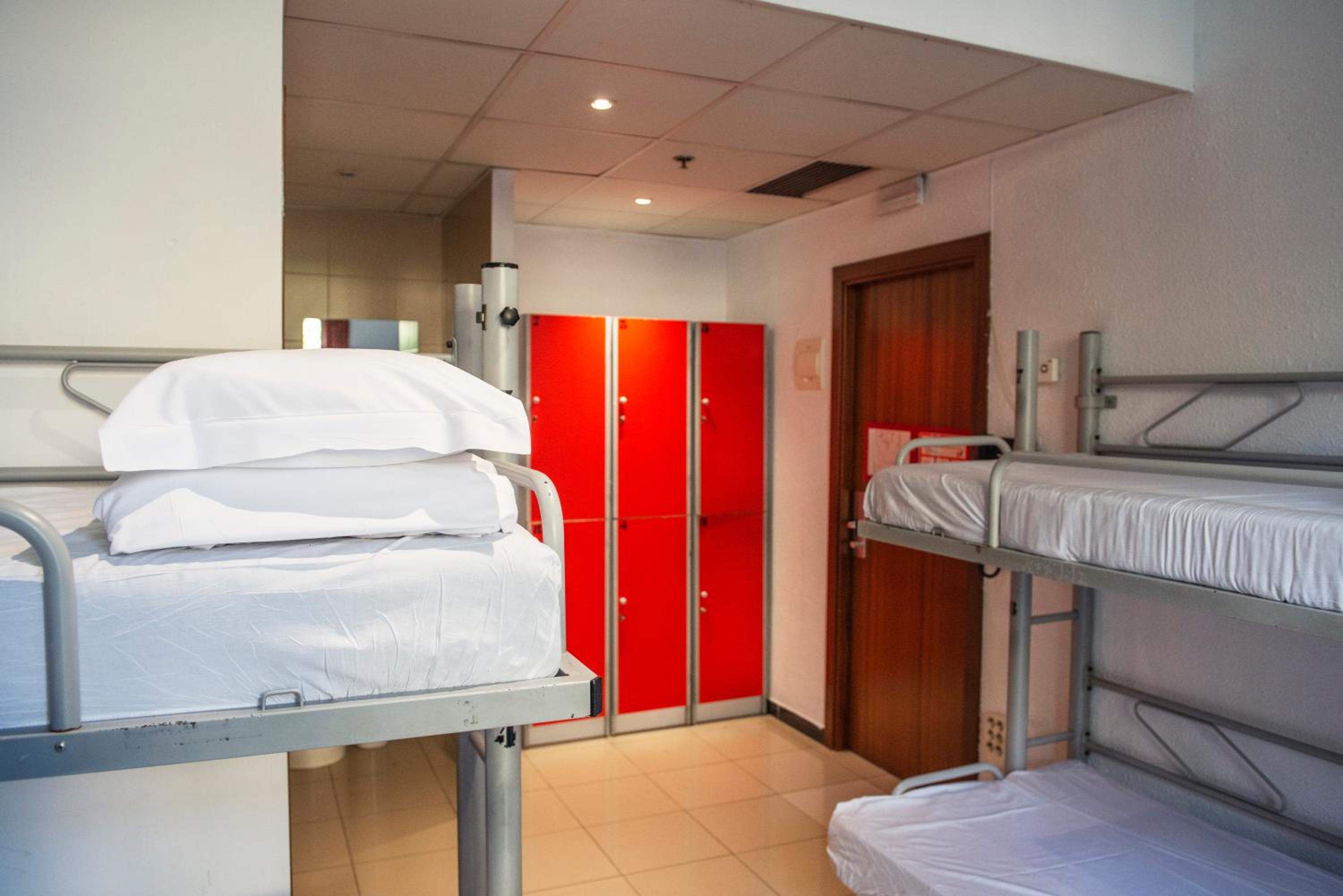 Bed in 8-Bed Female Dorm Ensuite photo 2