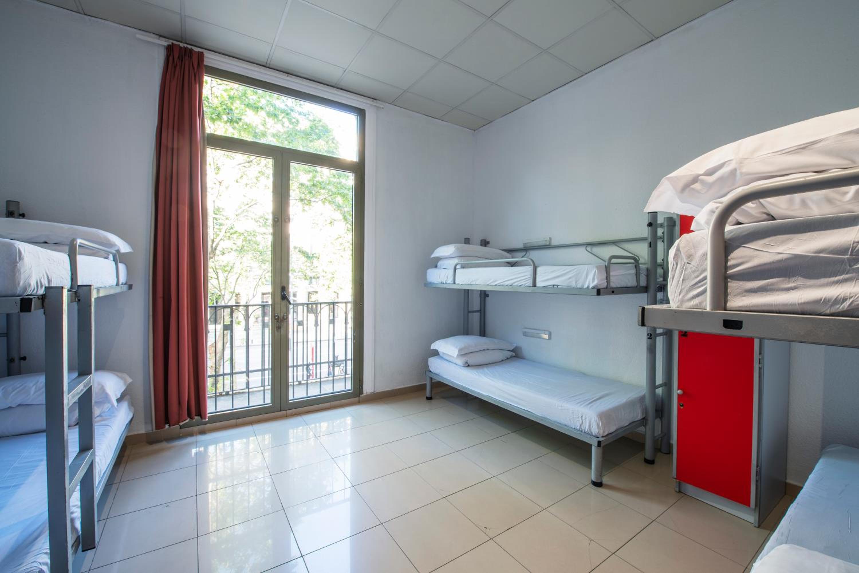 Bed in 8-Bed Female Dorm Ensuite photo 3