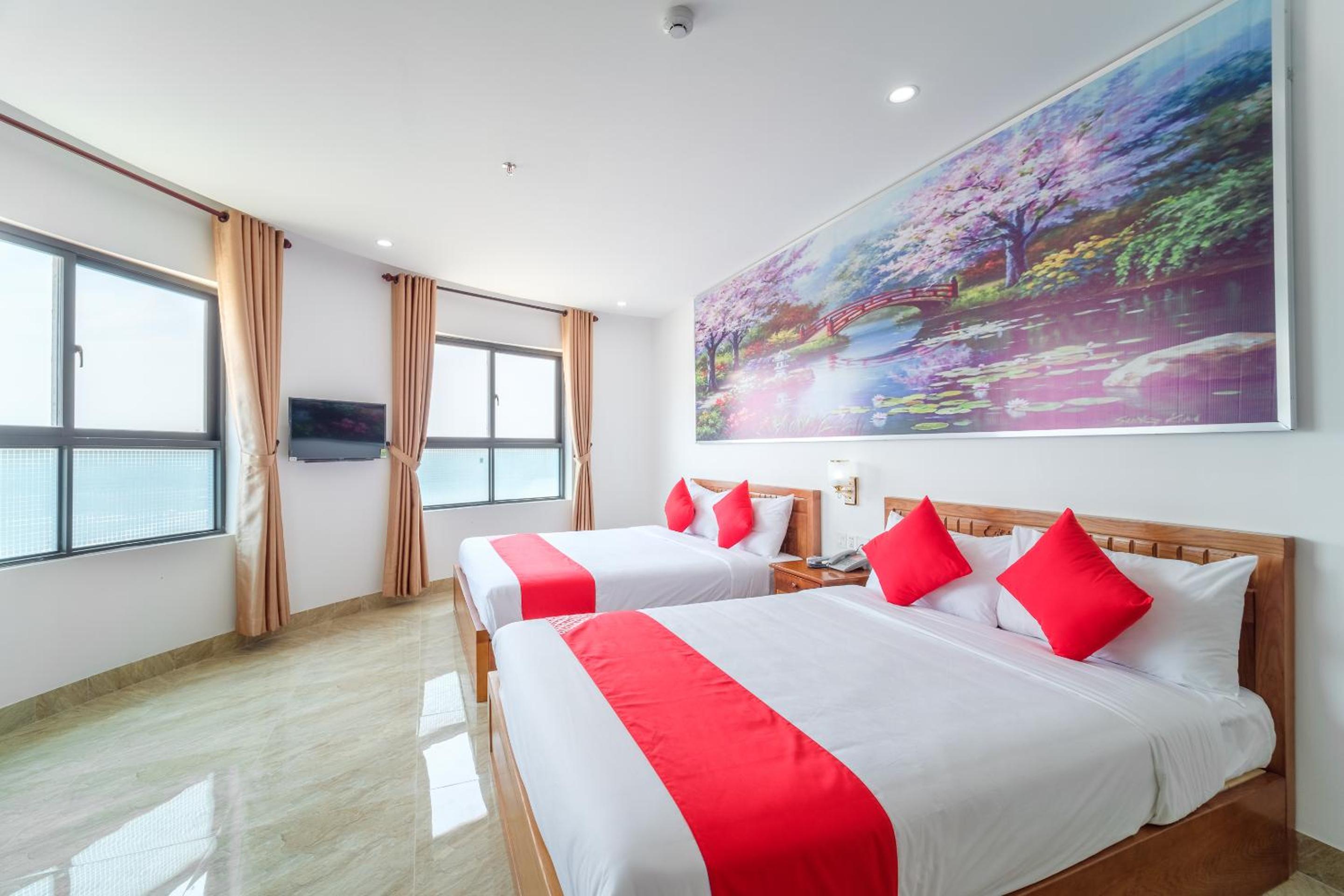 Deluxe Family Room - Photo 1