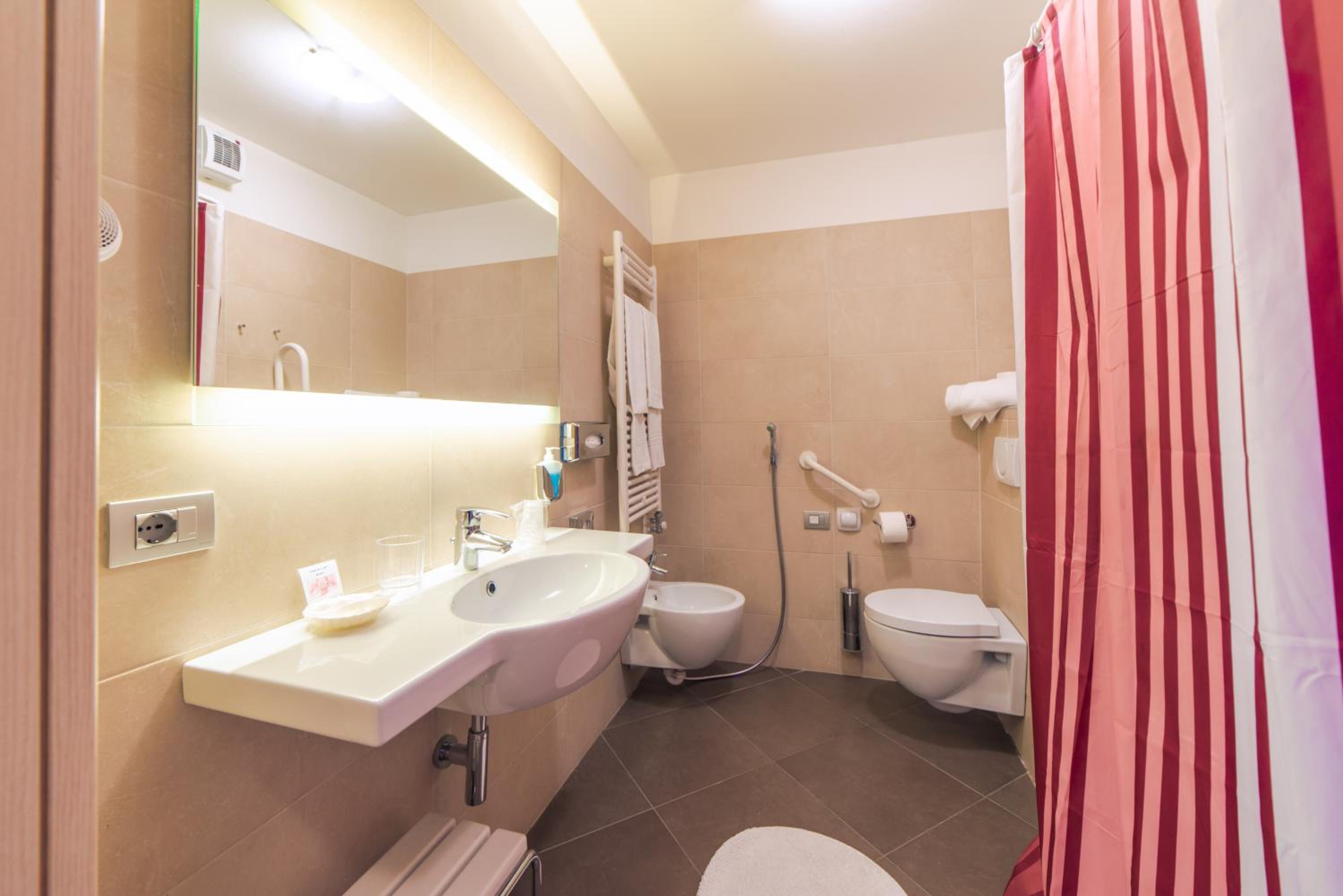 Classic Double or Twin Room - Photo 2
