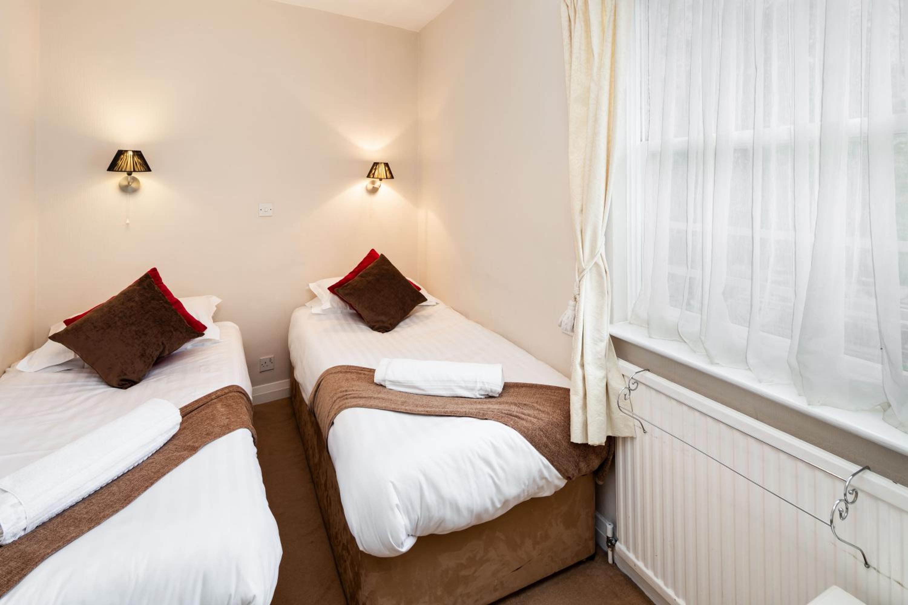 Standard Twin Room photo 1