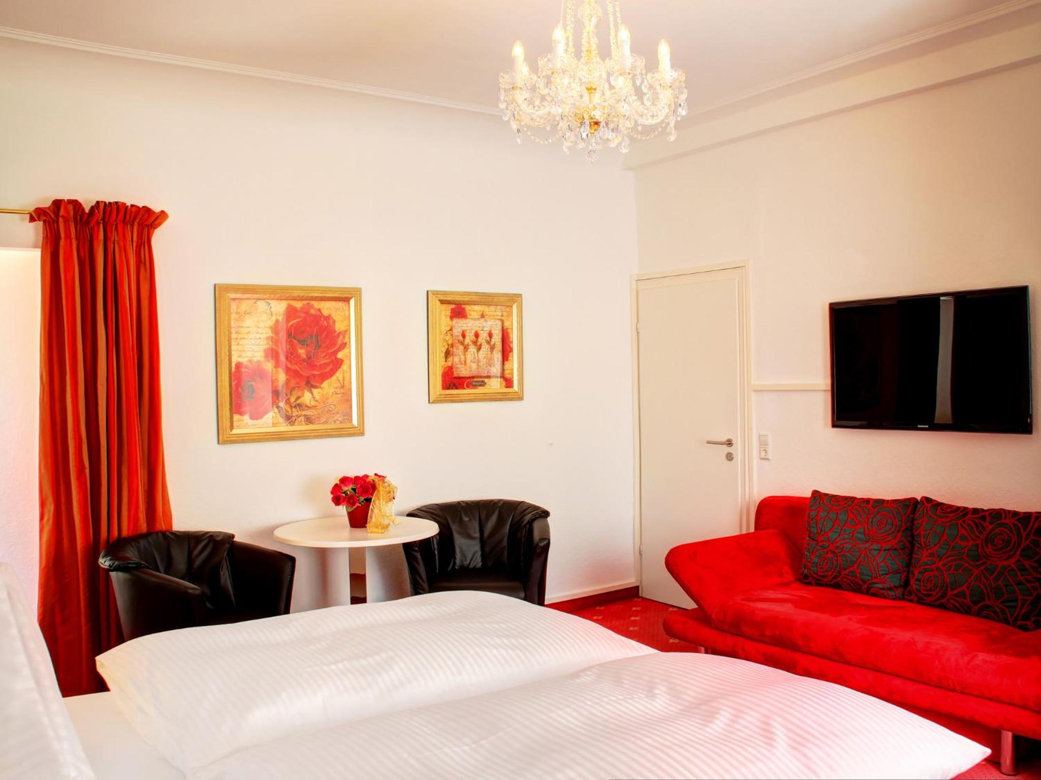 Deluxe Double Room - Photo 8