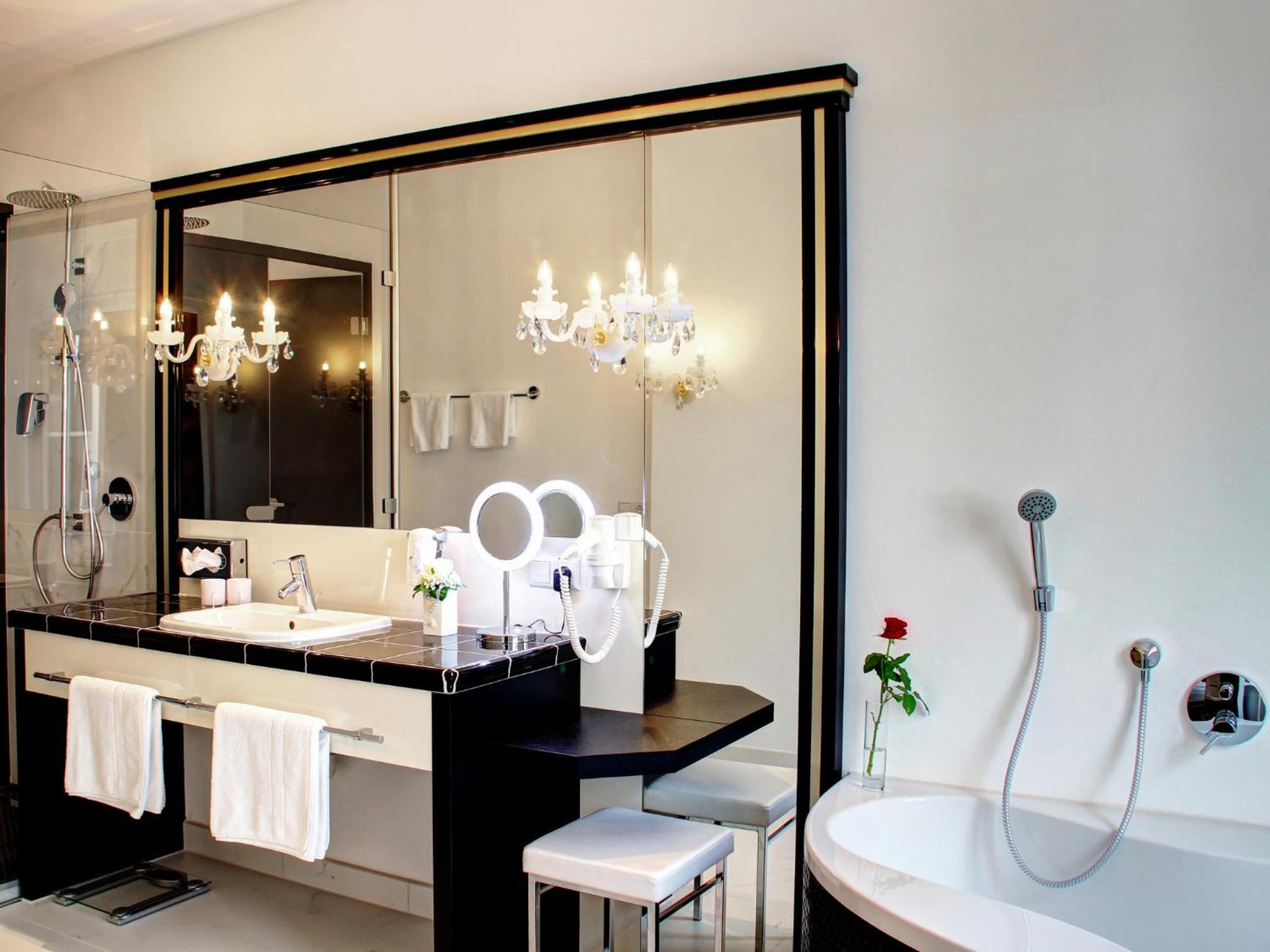 Suite - Photo 2