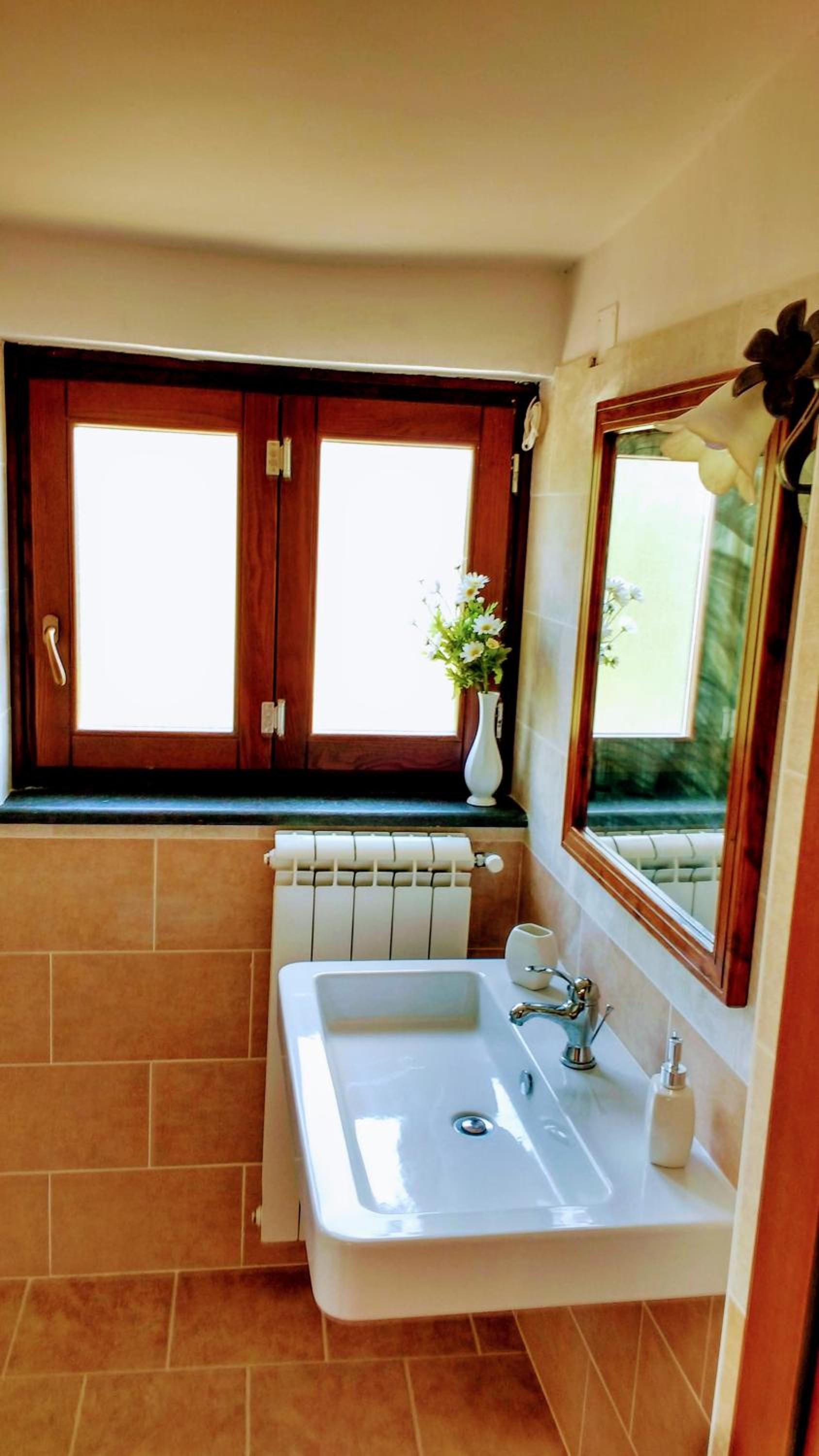 Triple Room with Private Bathroom - Photo 2