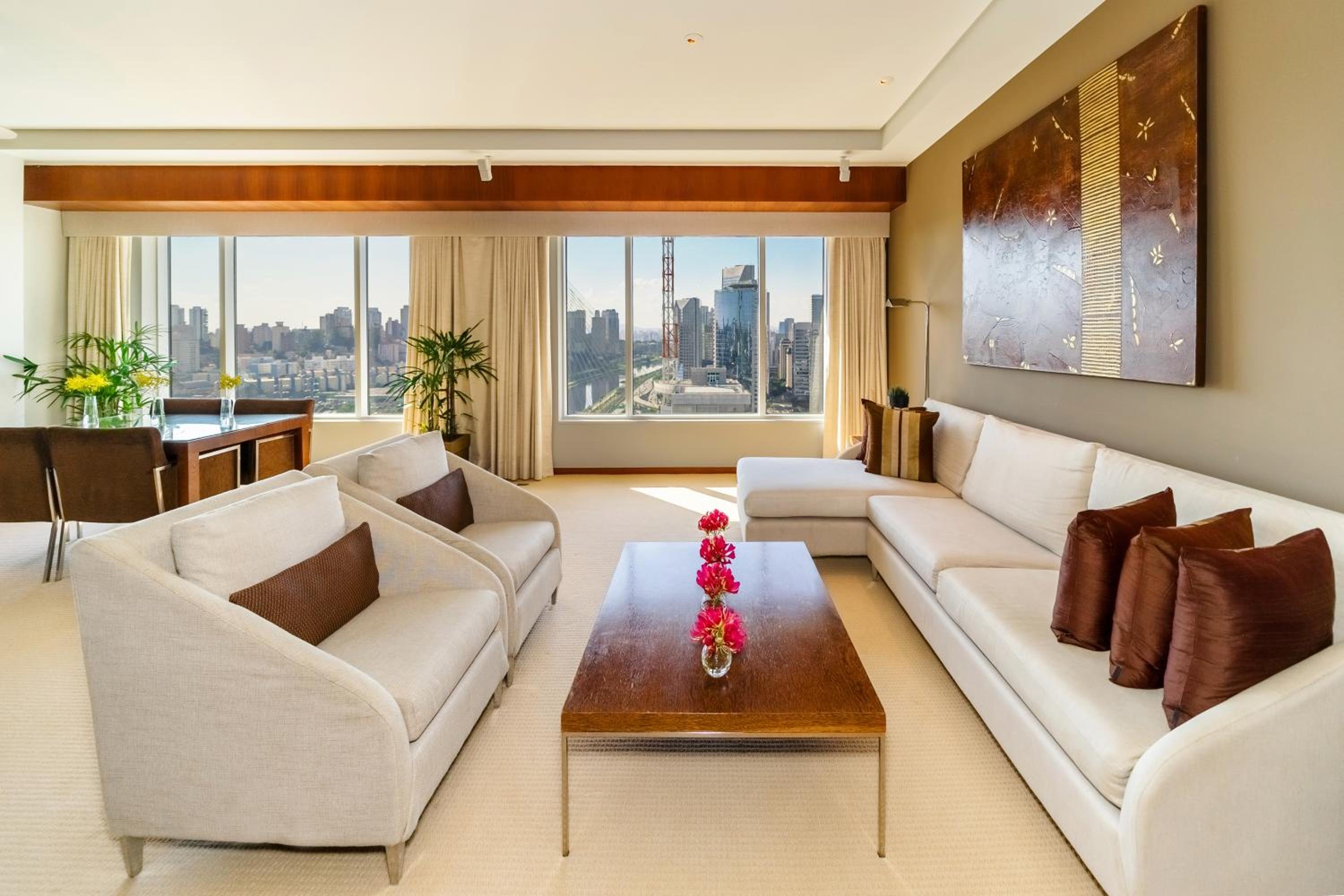 Diplomatic Suite - Photo 10