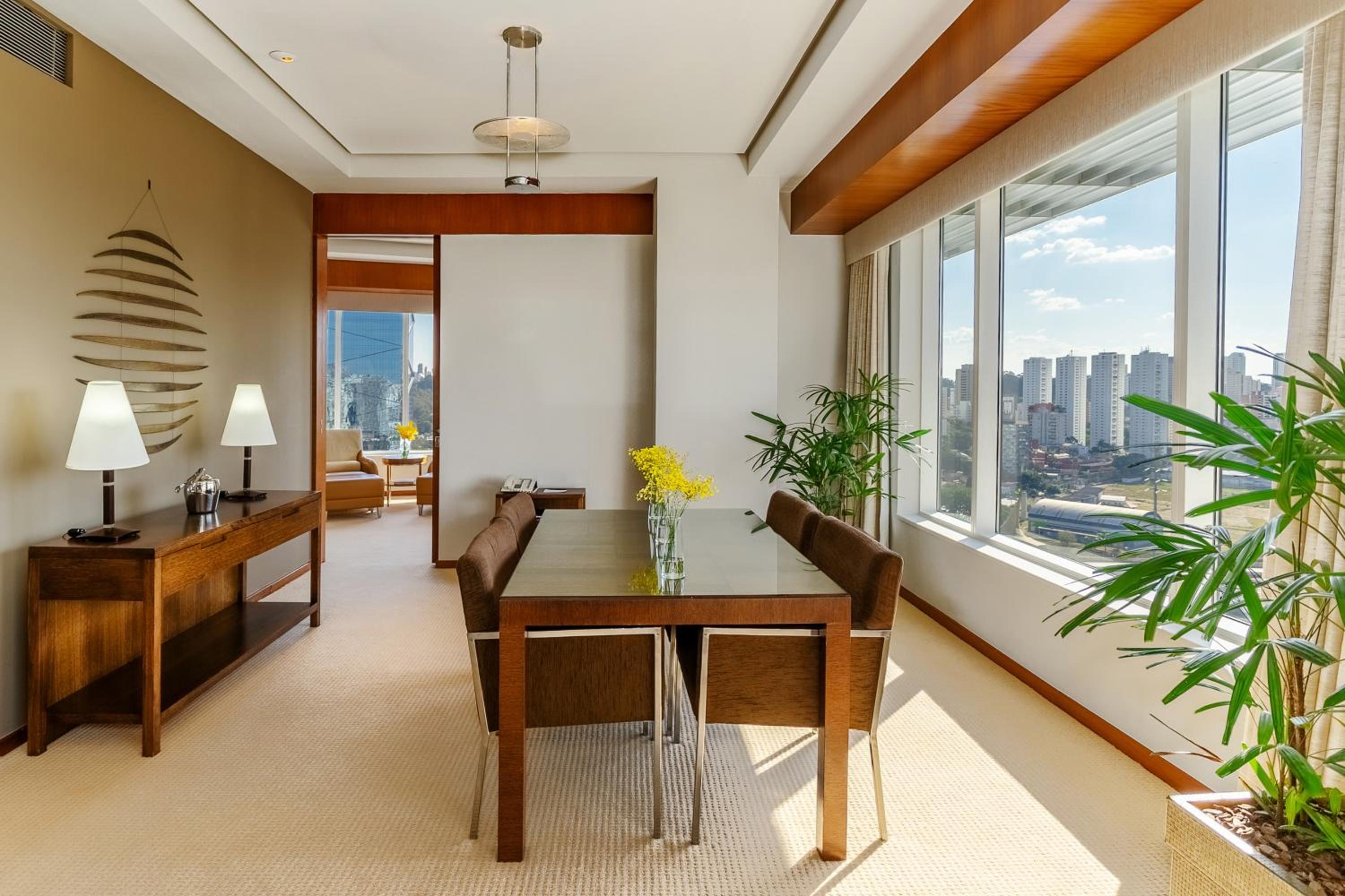 Diplomatic Suite - Photo 11