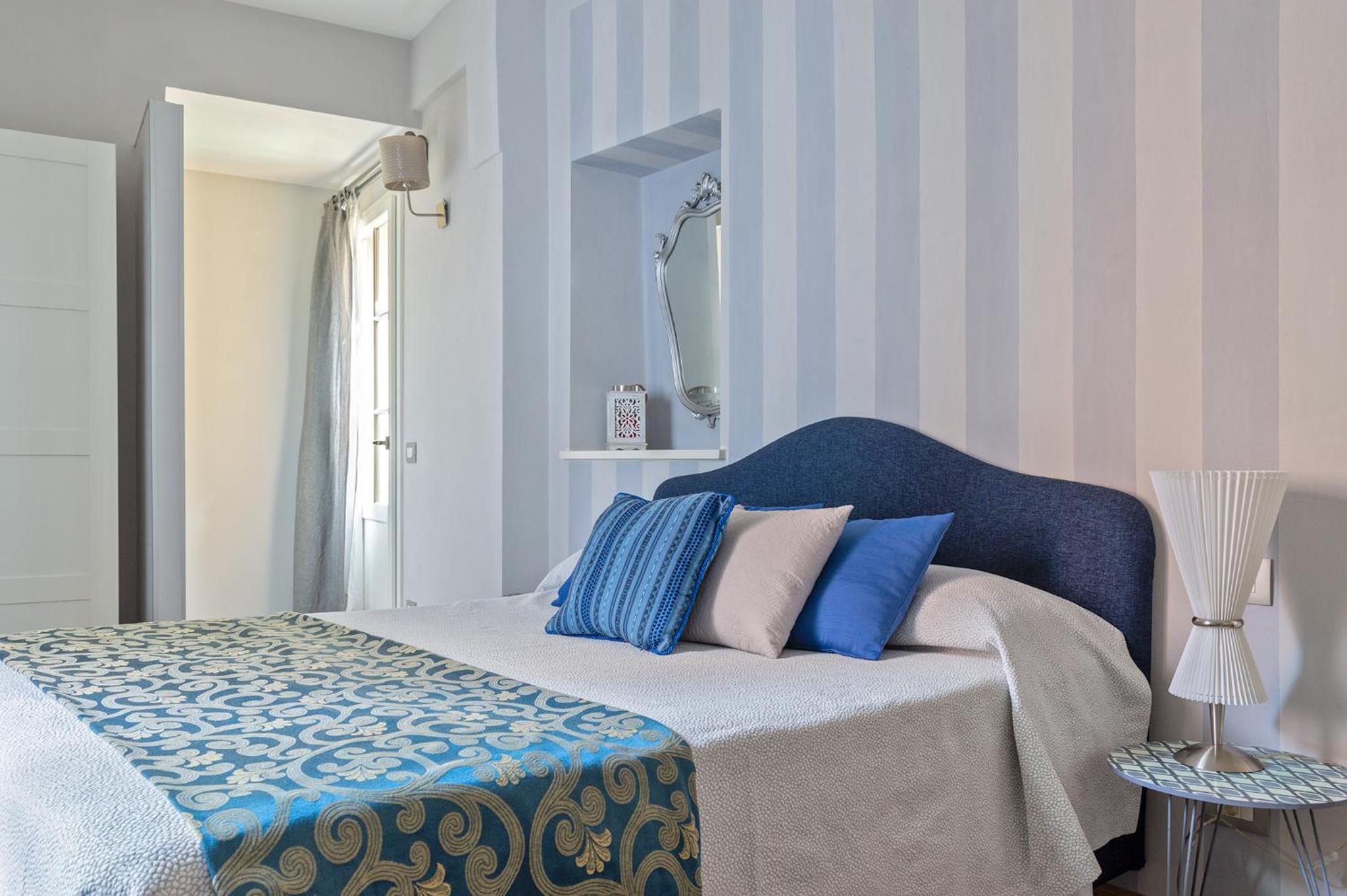 Queen Room photo 1