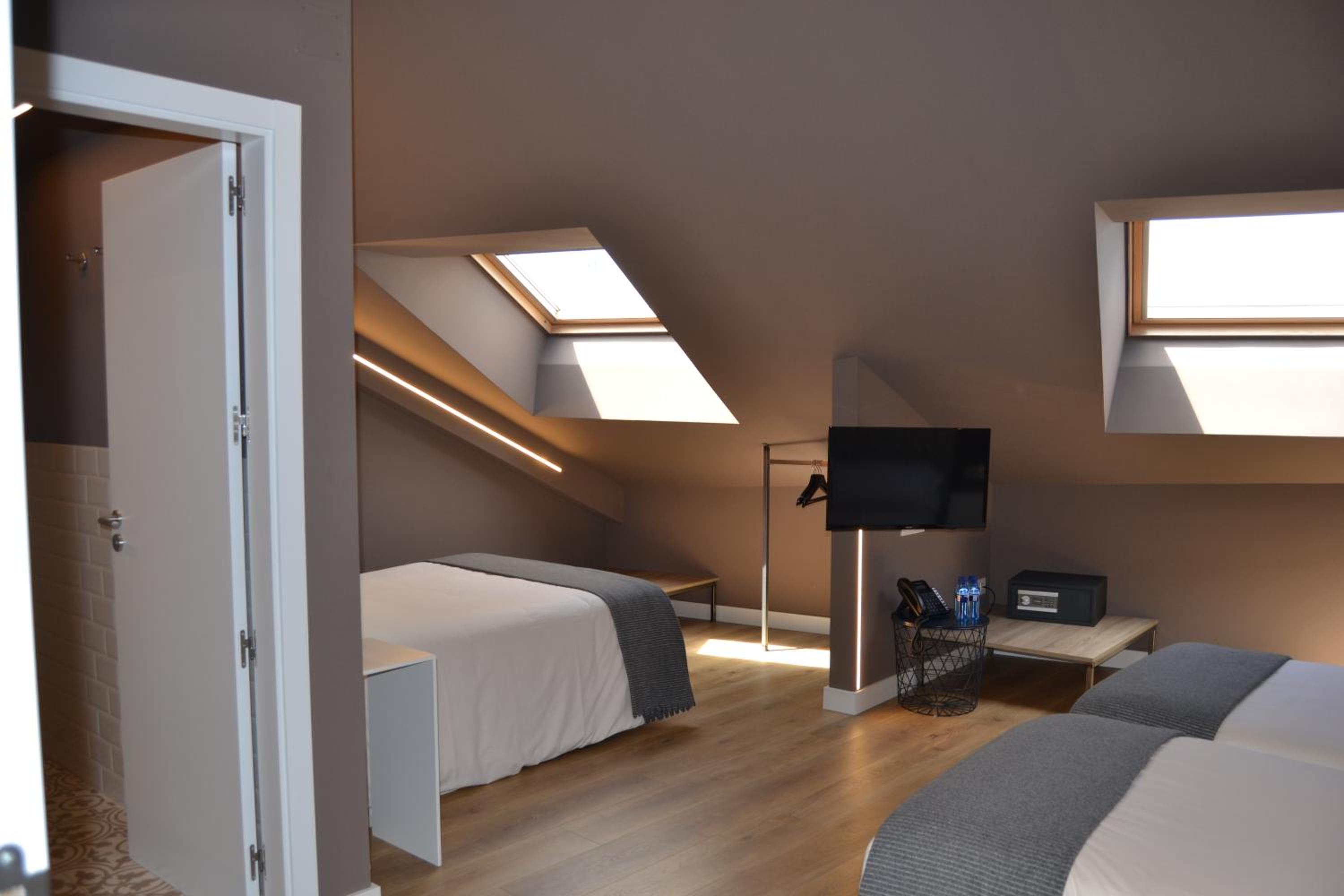 Standard Quadruple Room - Photo 5