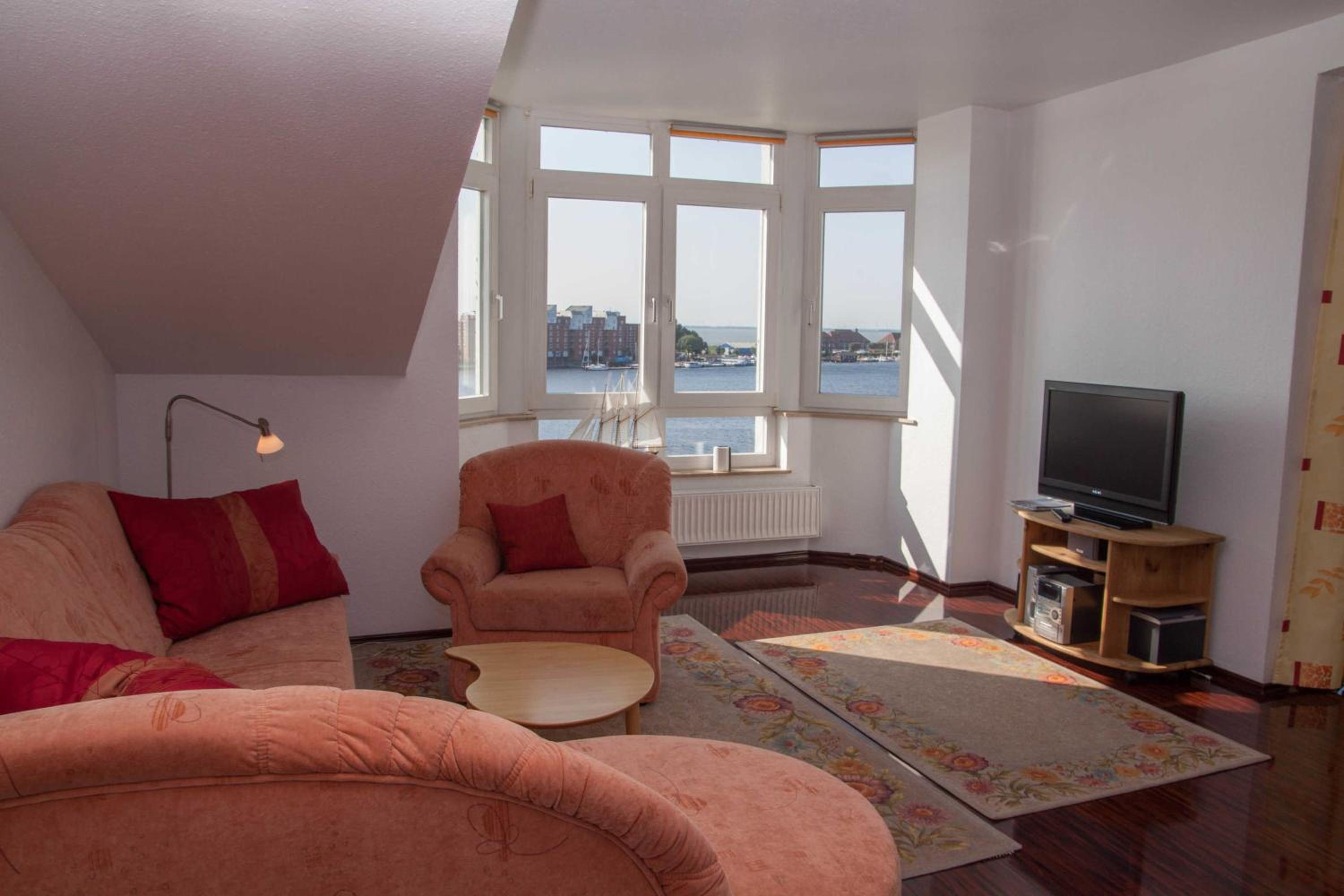 Apartment with Balcony photo 1