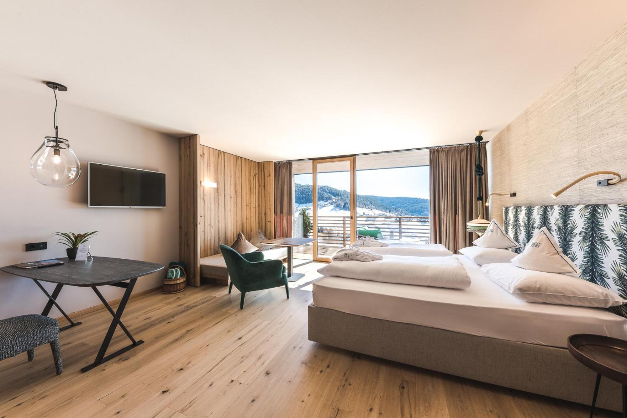 Superior Suite - Photo 1