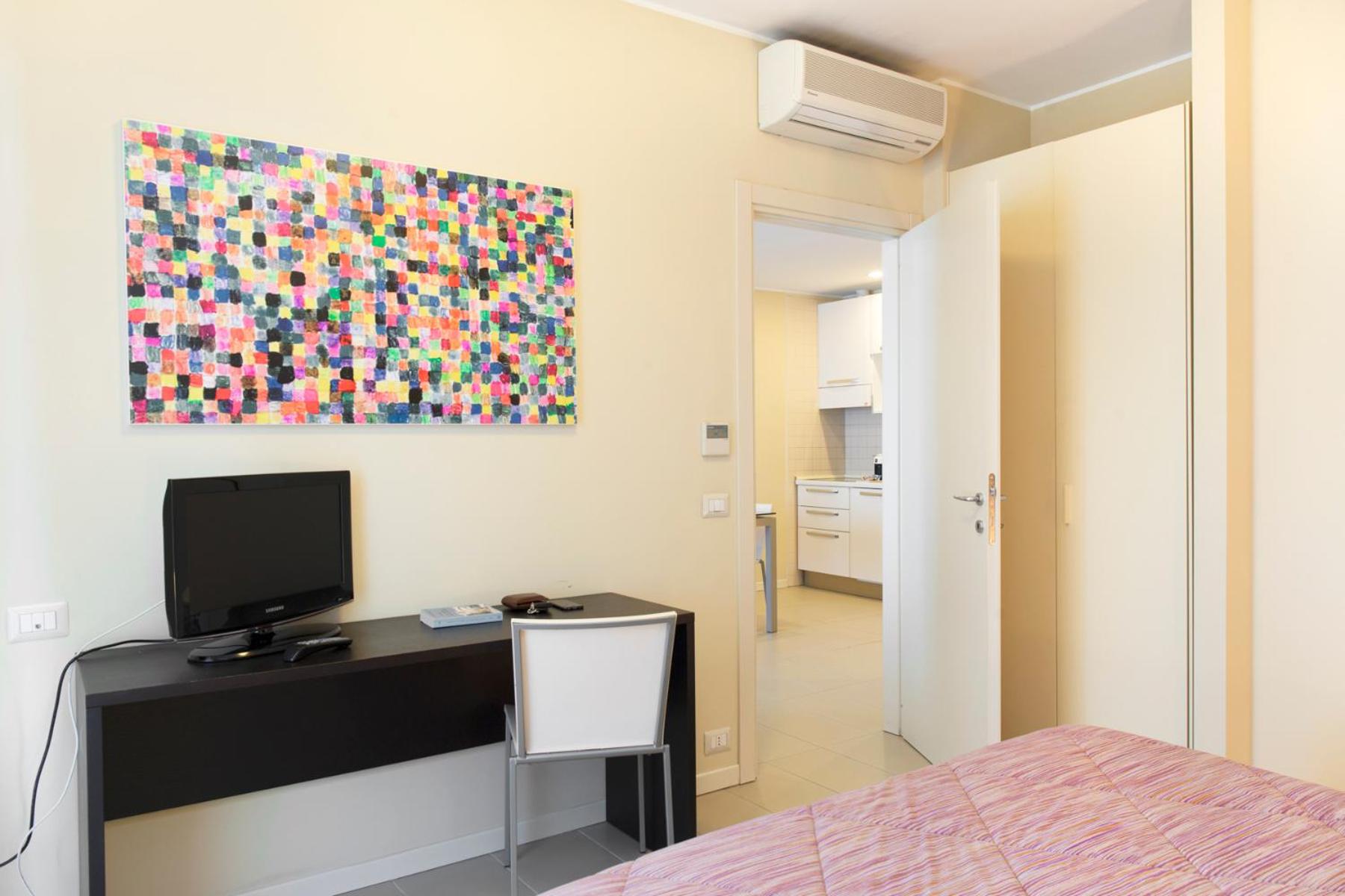 One-Bedroom Apartment with Terrace - Photo 10
