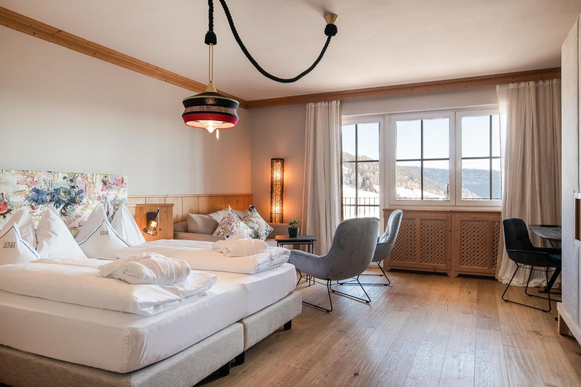 Suite - Photo 1