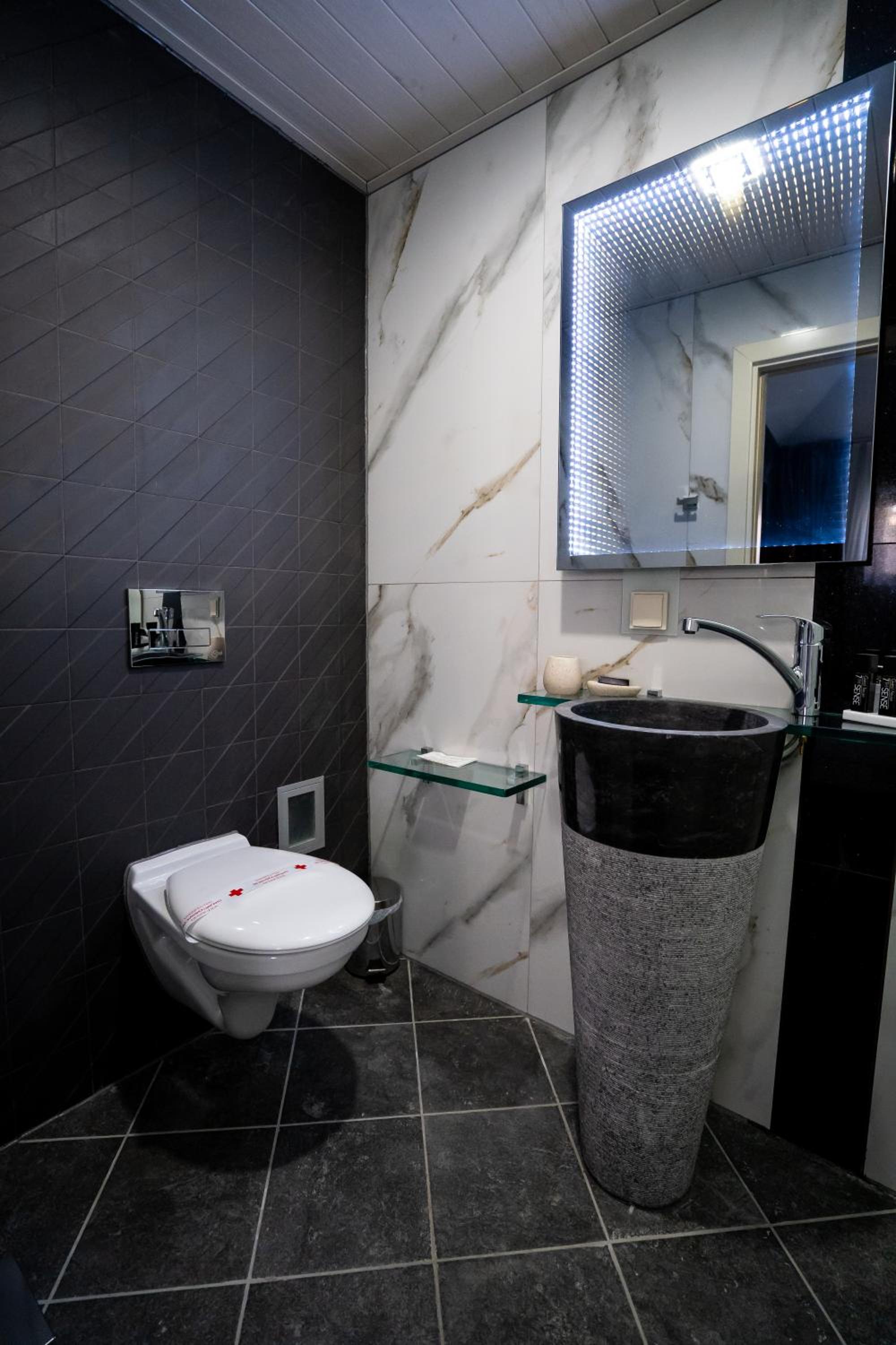 Deluxe Apartment - Photo 10