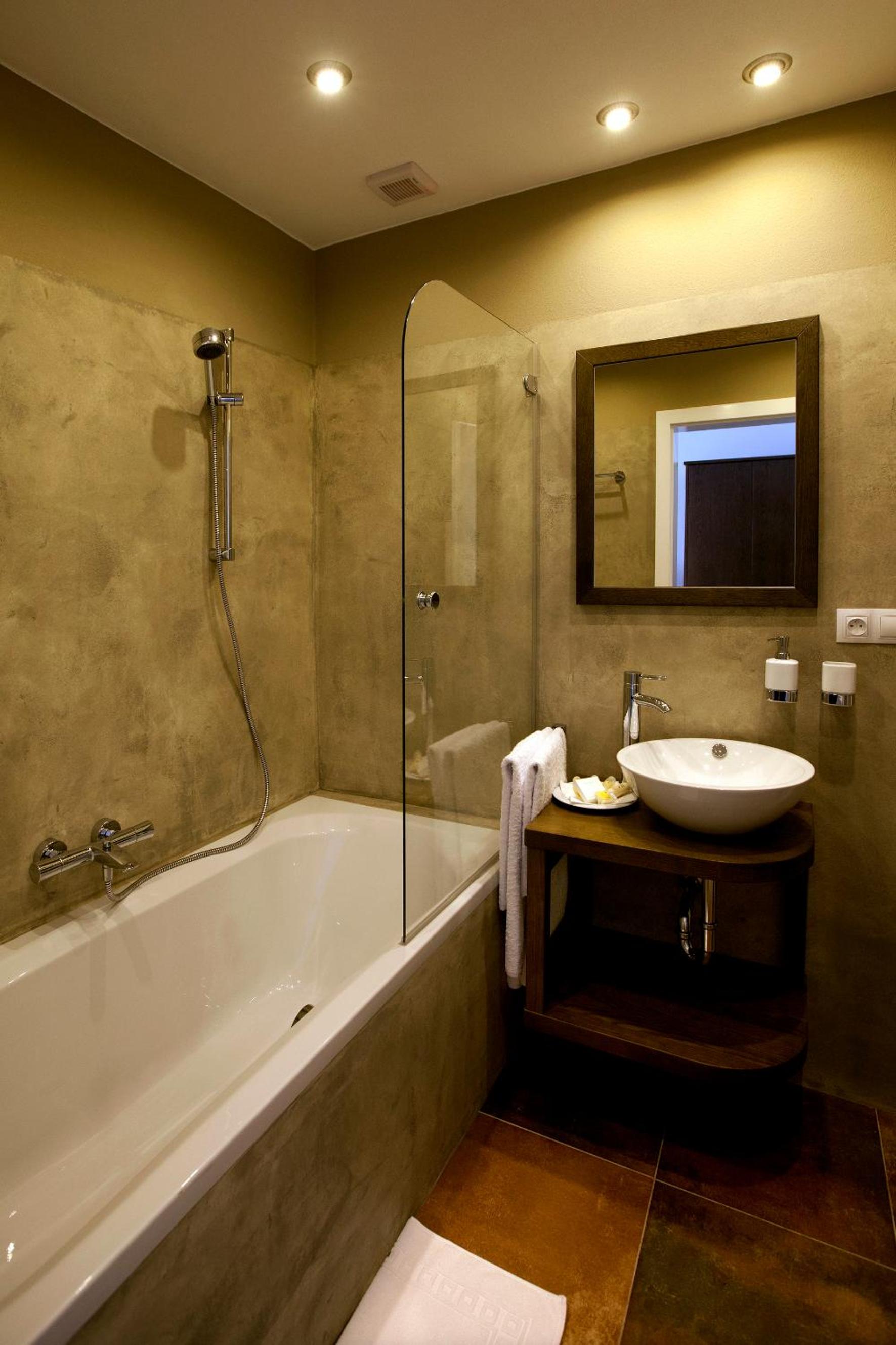 Deluxe Two-Bedroom Apartment (5 Adults) photo 3