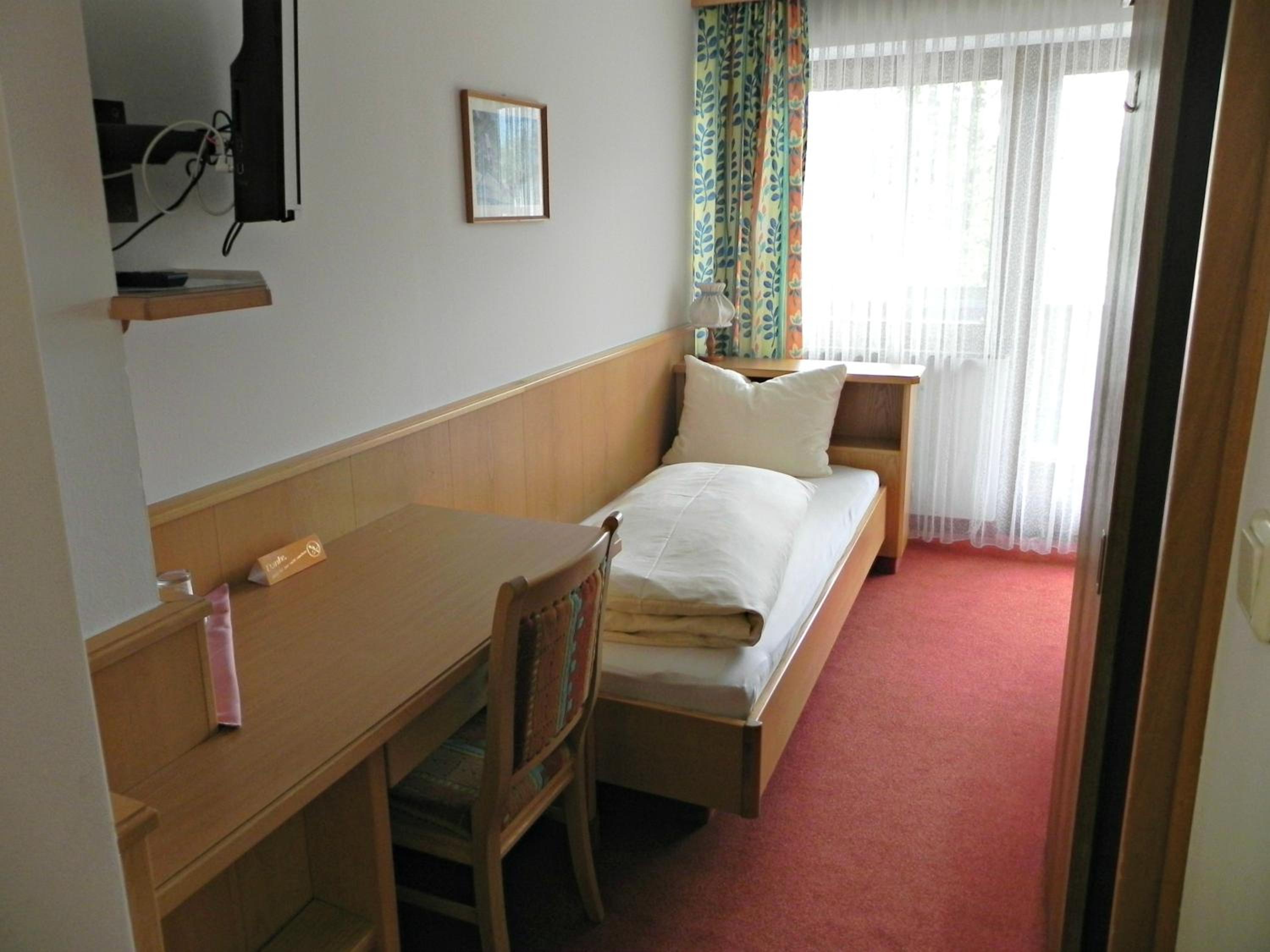 Single Room photo 3