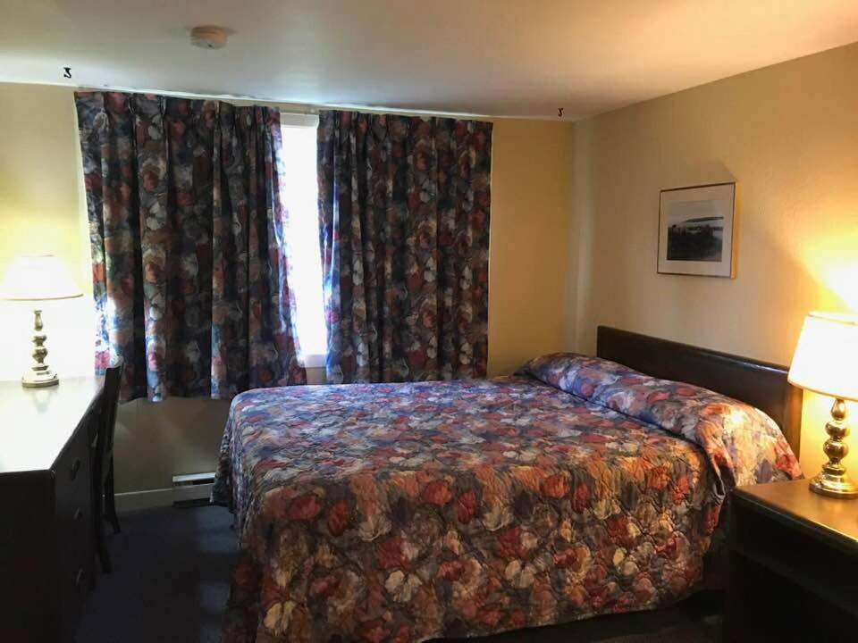 One-Bedroom Apartment - Photo 10