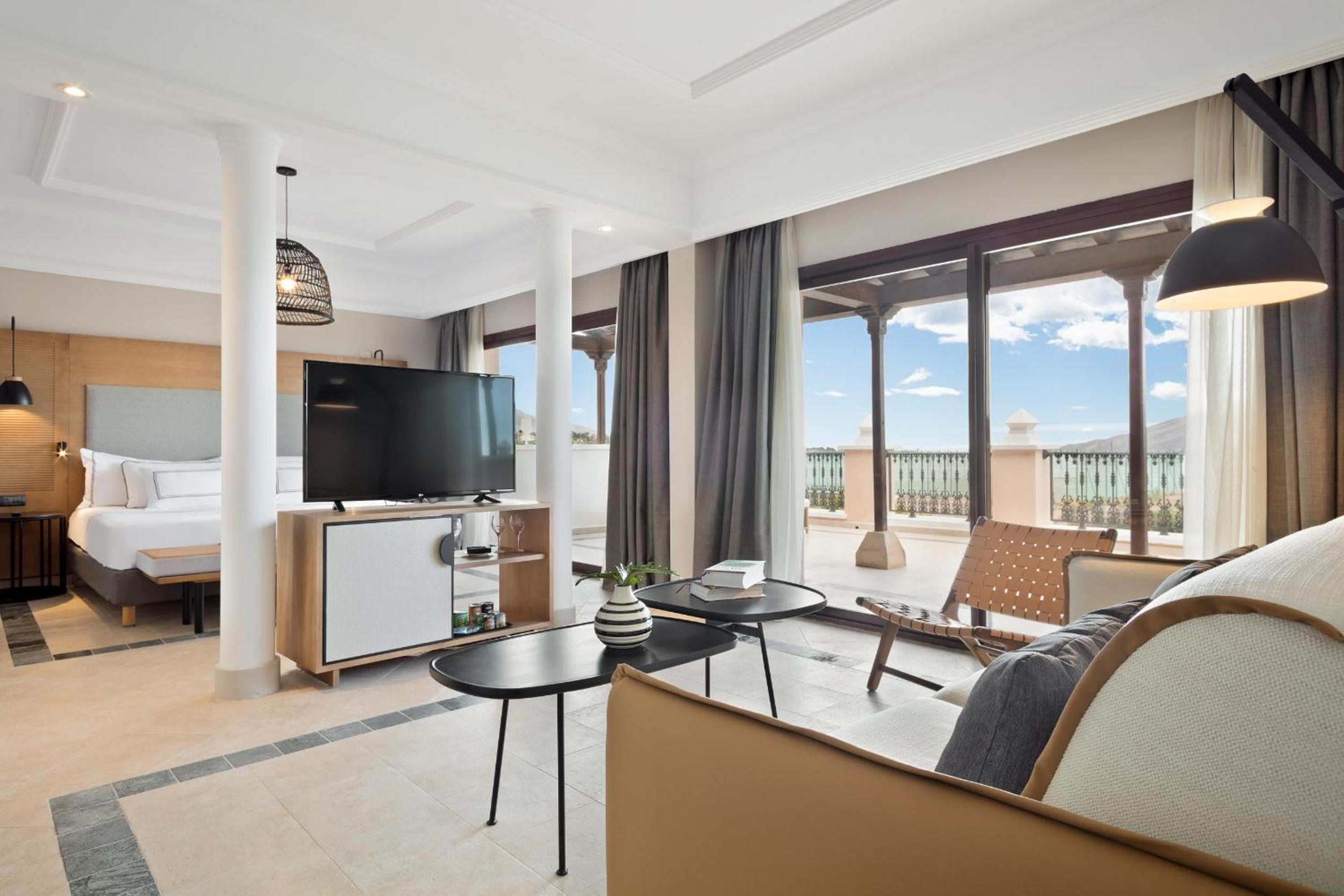 Suite Junior The Level (2 adults + 2 kids) - Photo 1