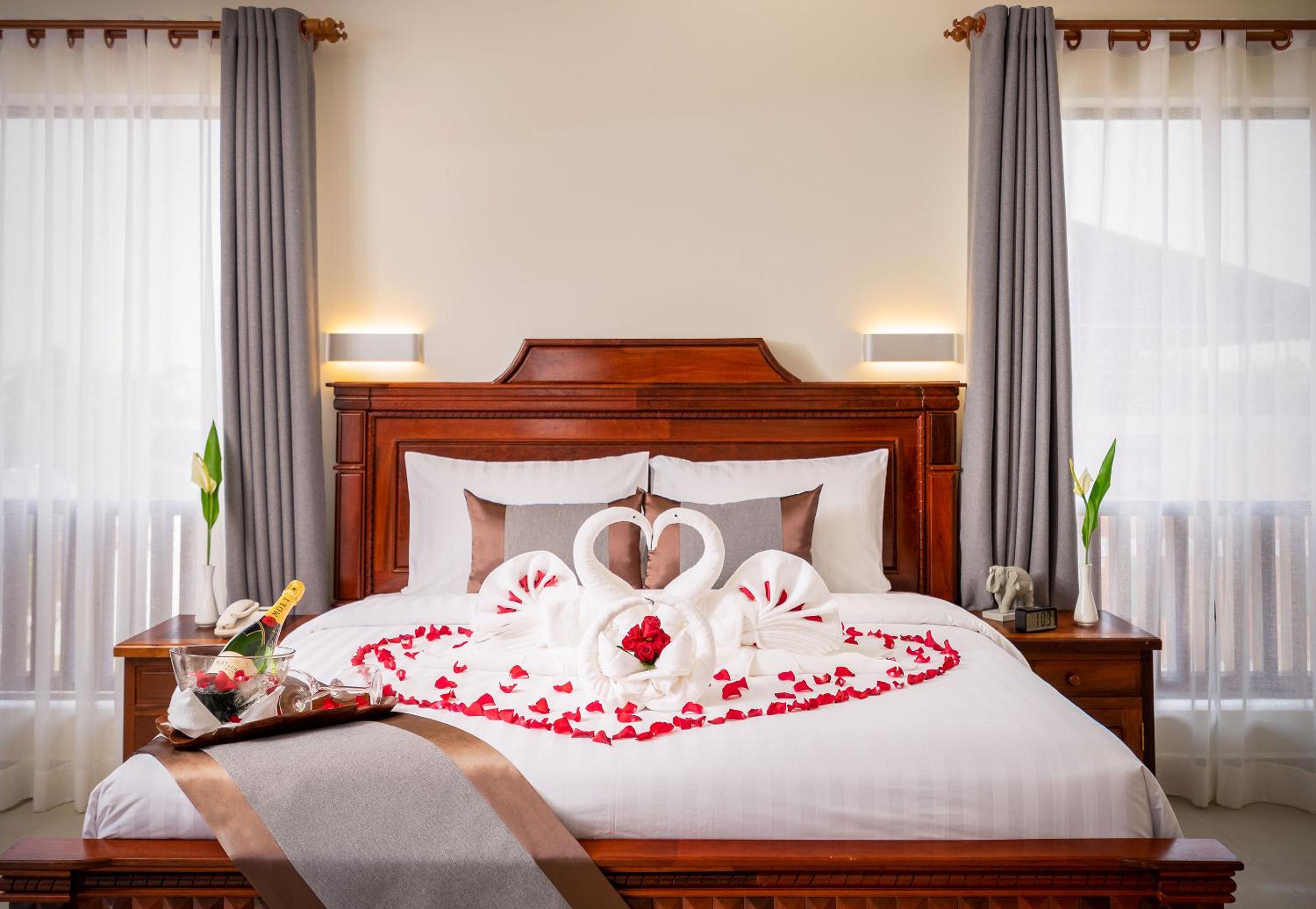Mony Reach Suite With Balcony - Photo 1
