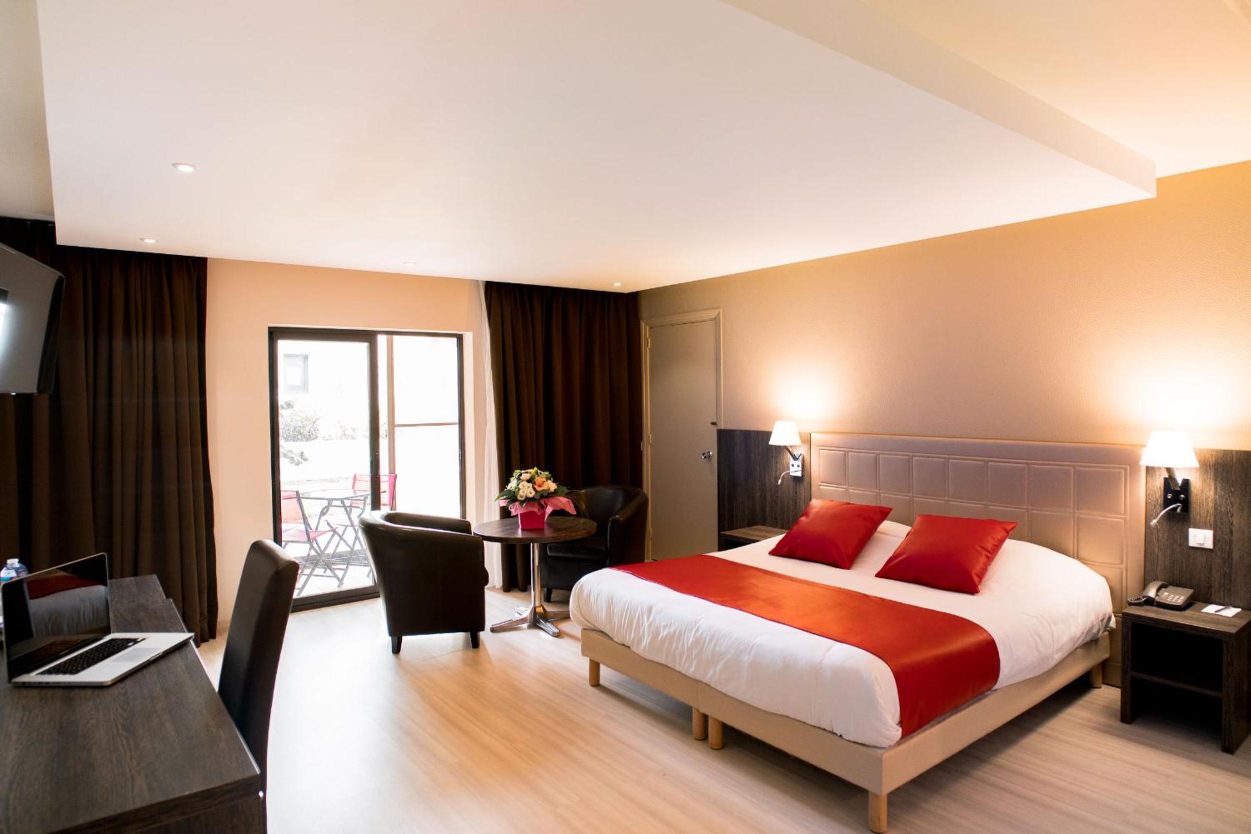 Club Double Room - Photo 2