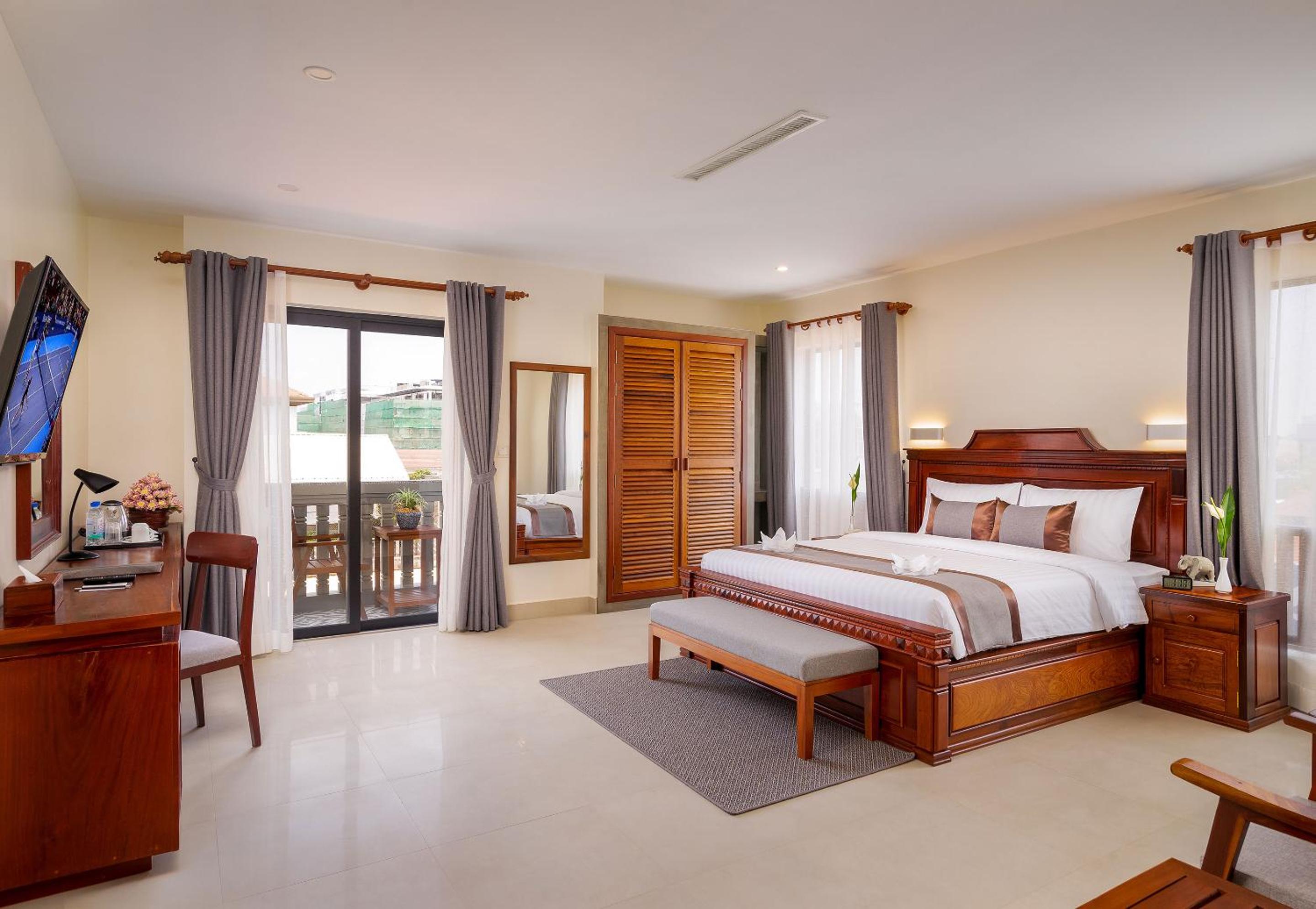 Mony Reach Suite With Balcony - Photo 3