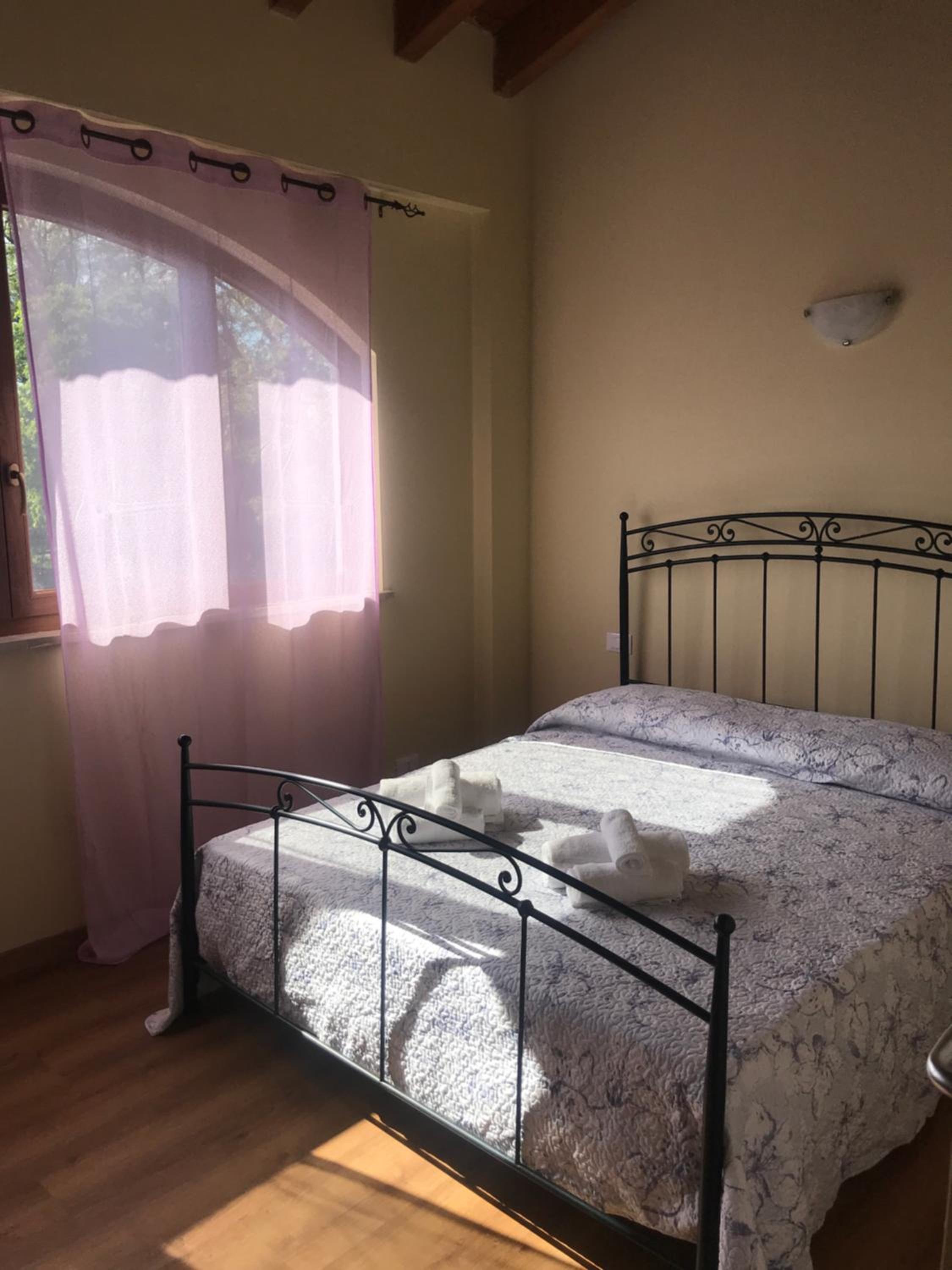 Double Room - Photo 2
