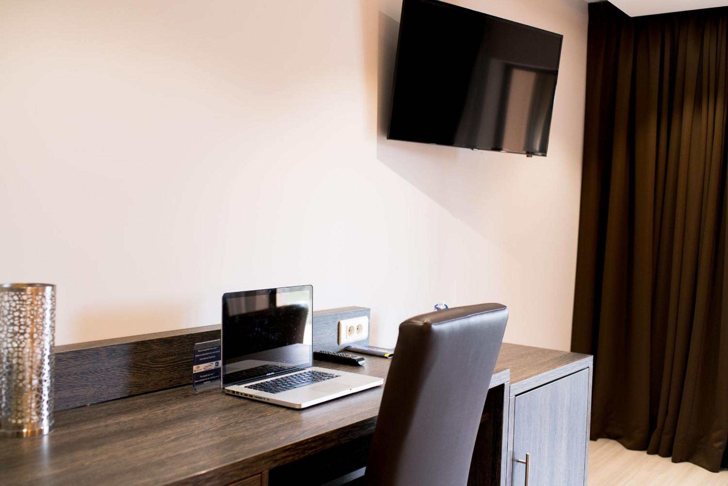 Club Double Room - Photo 6