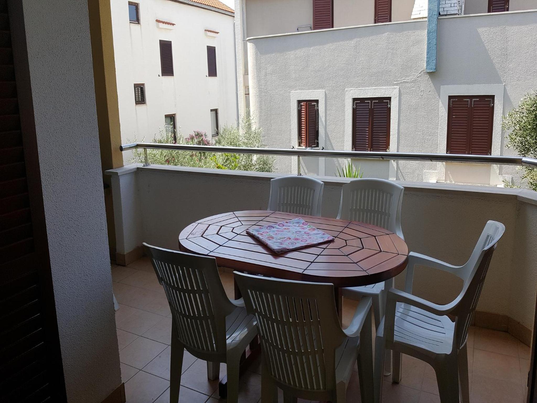 Apartment with Terrace - Photo 2