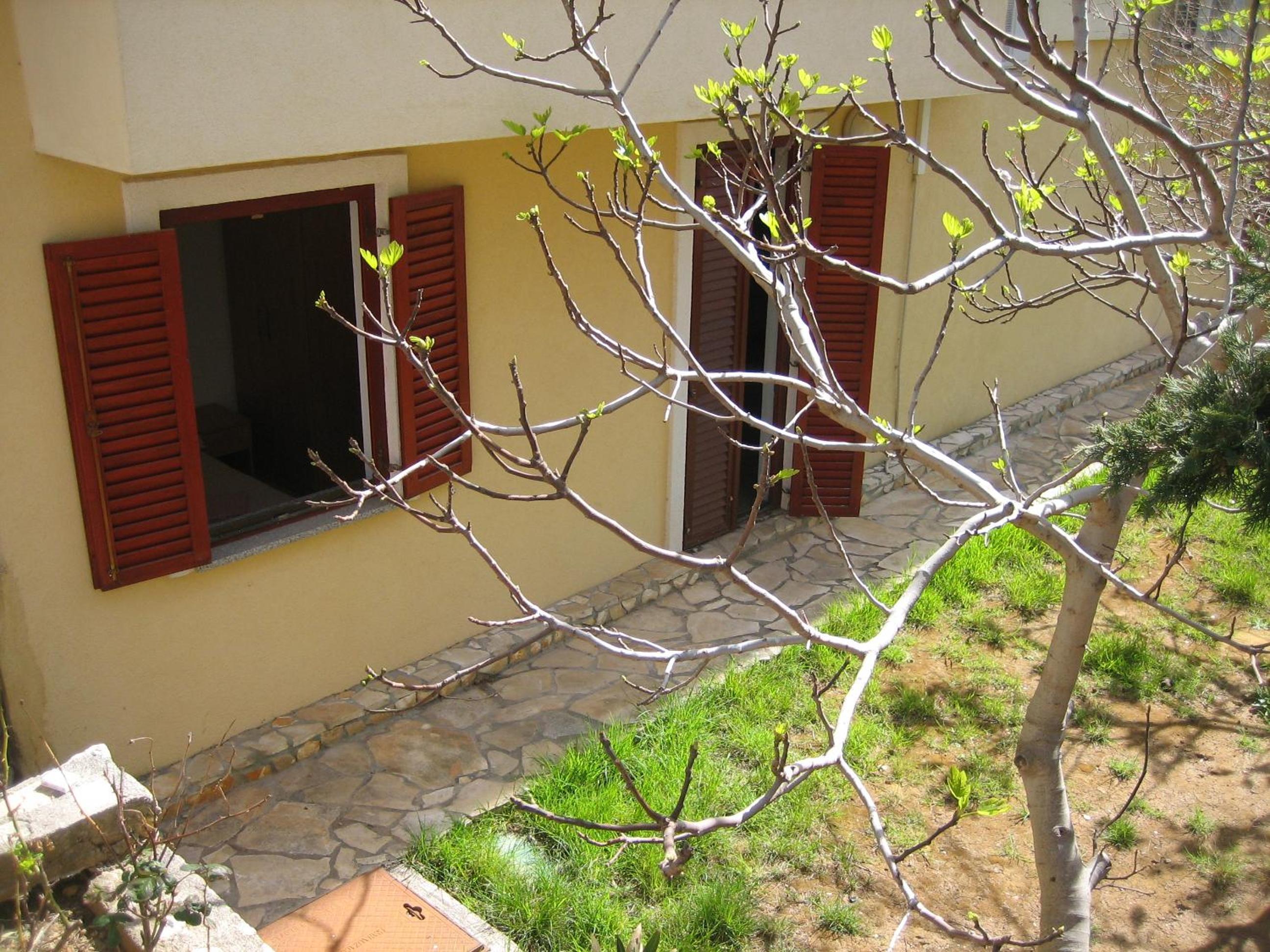 One-Bedroom Apartment with Patio - Photo 9