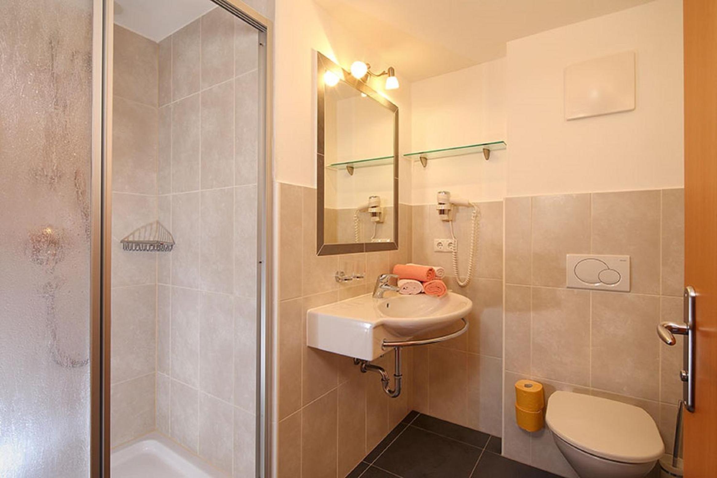 Double Room With Balcony - Upper Floor photo 2