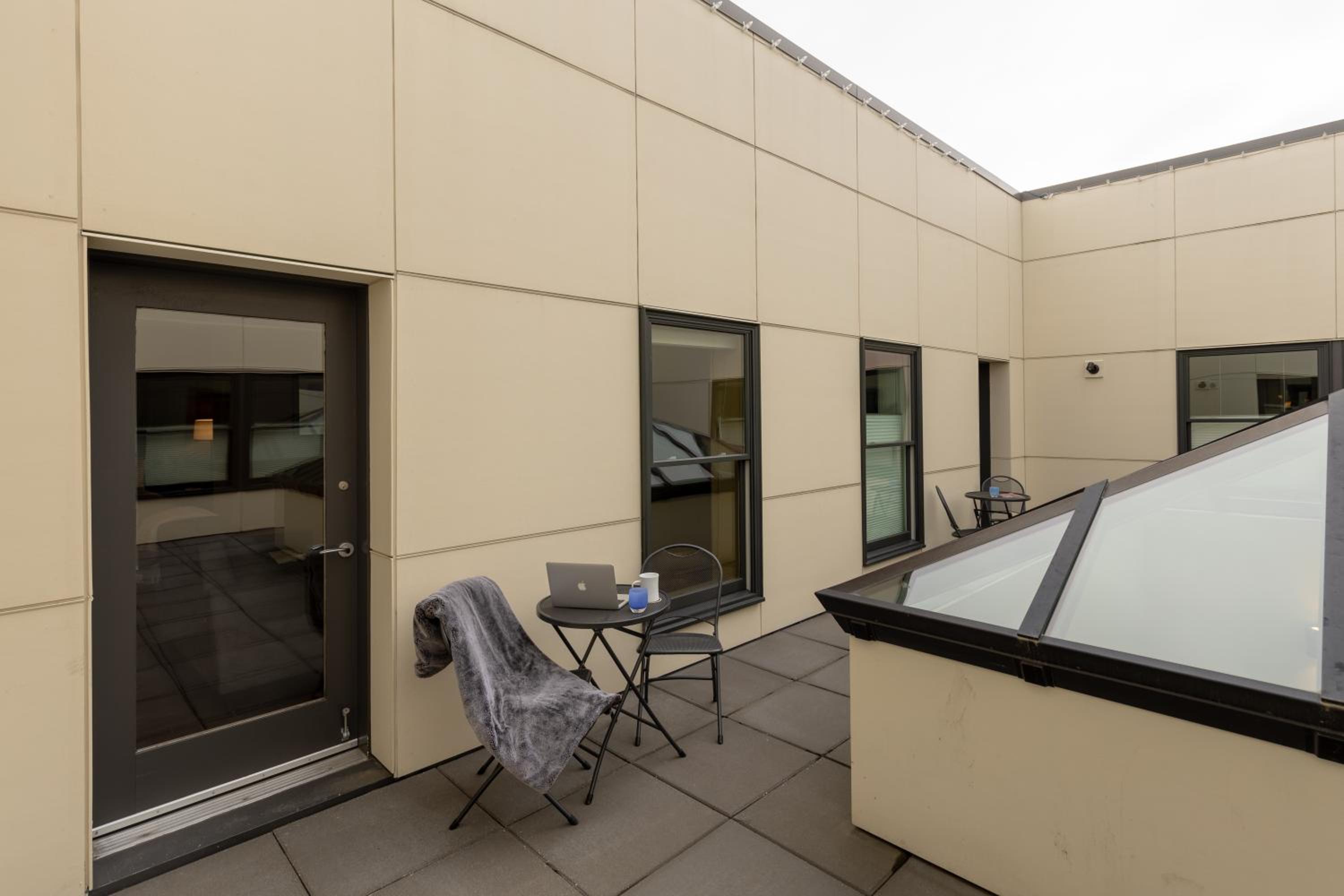 Deluxe King Suite - Extended Stay photo 2