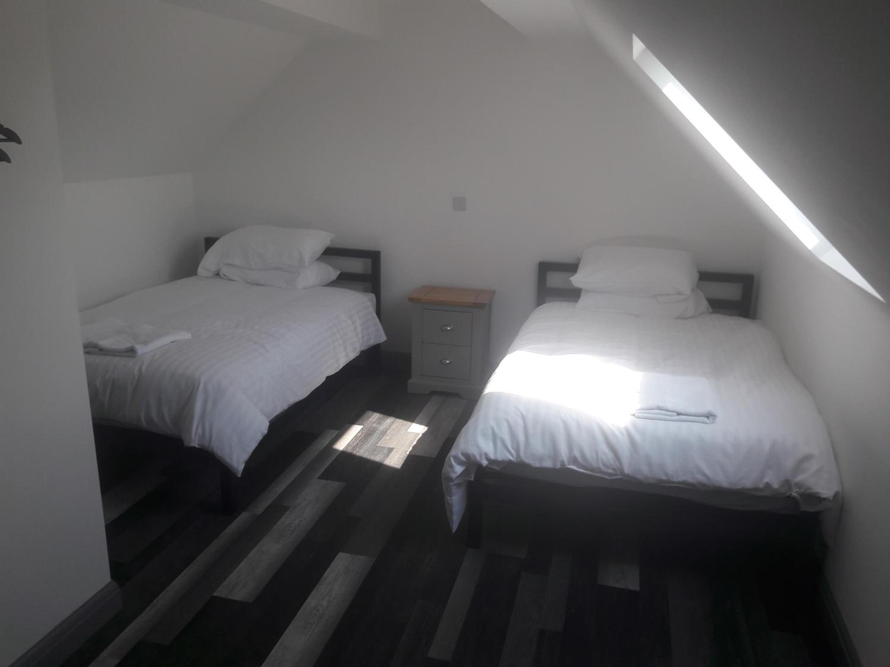 Double or Twin Room - Photo 3