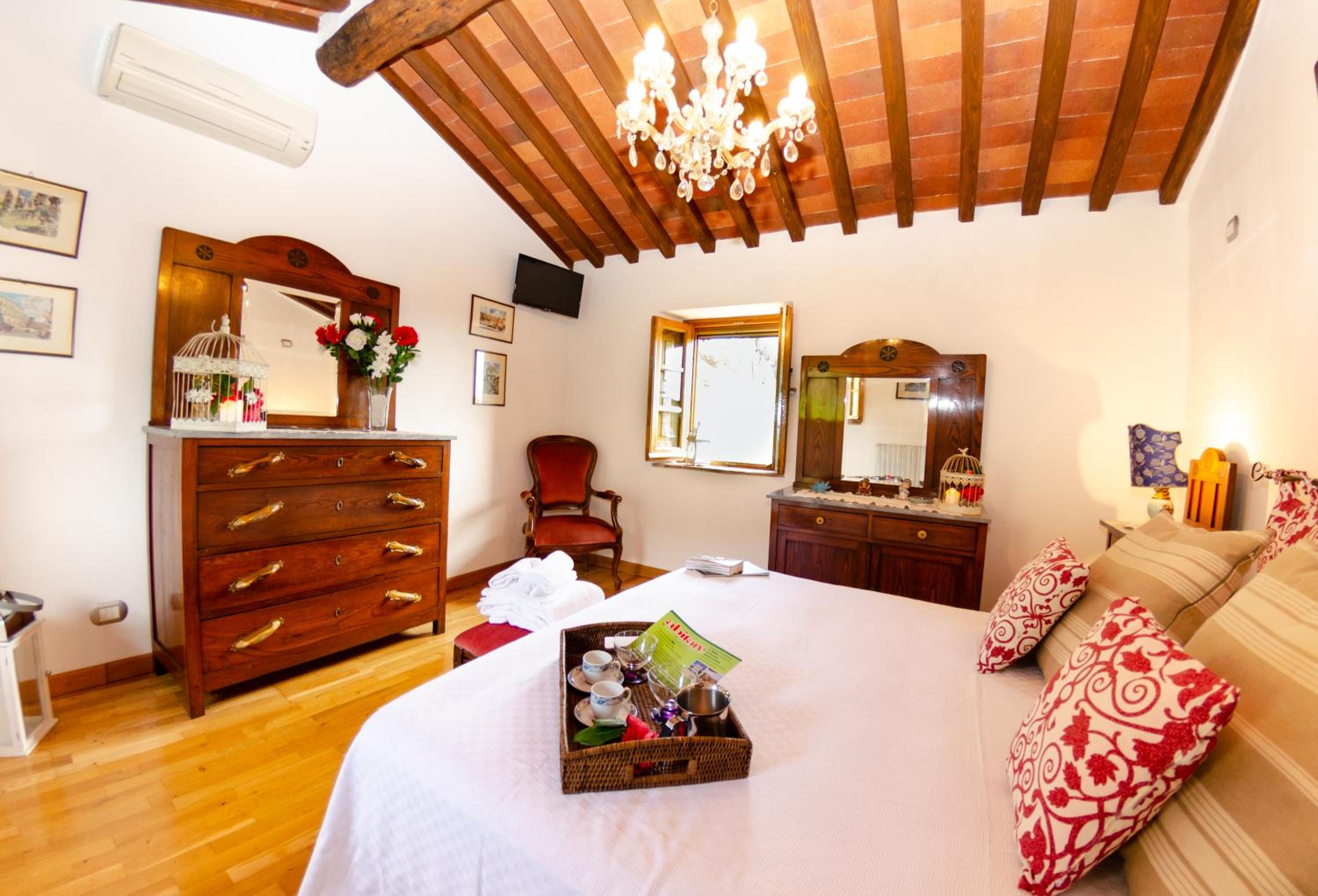 Three-Bedroom House photo 1