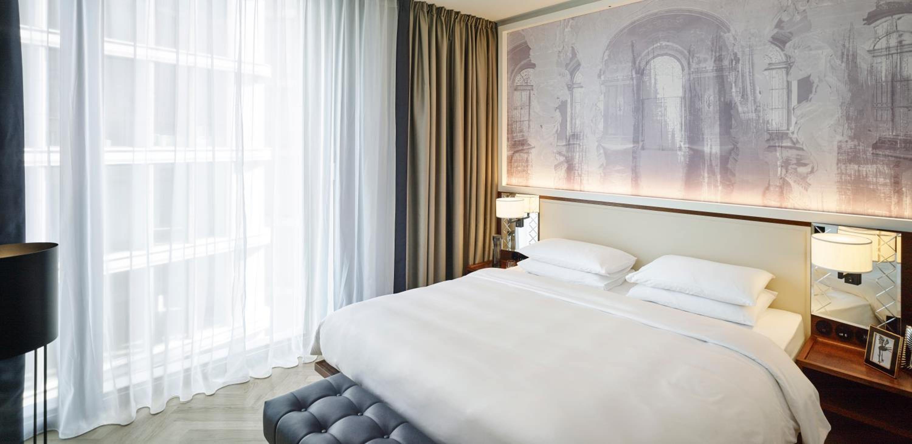 King Suite - Photo 2