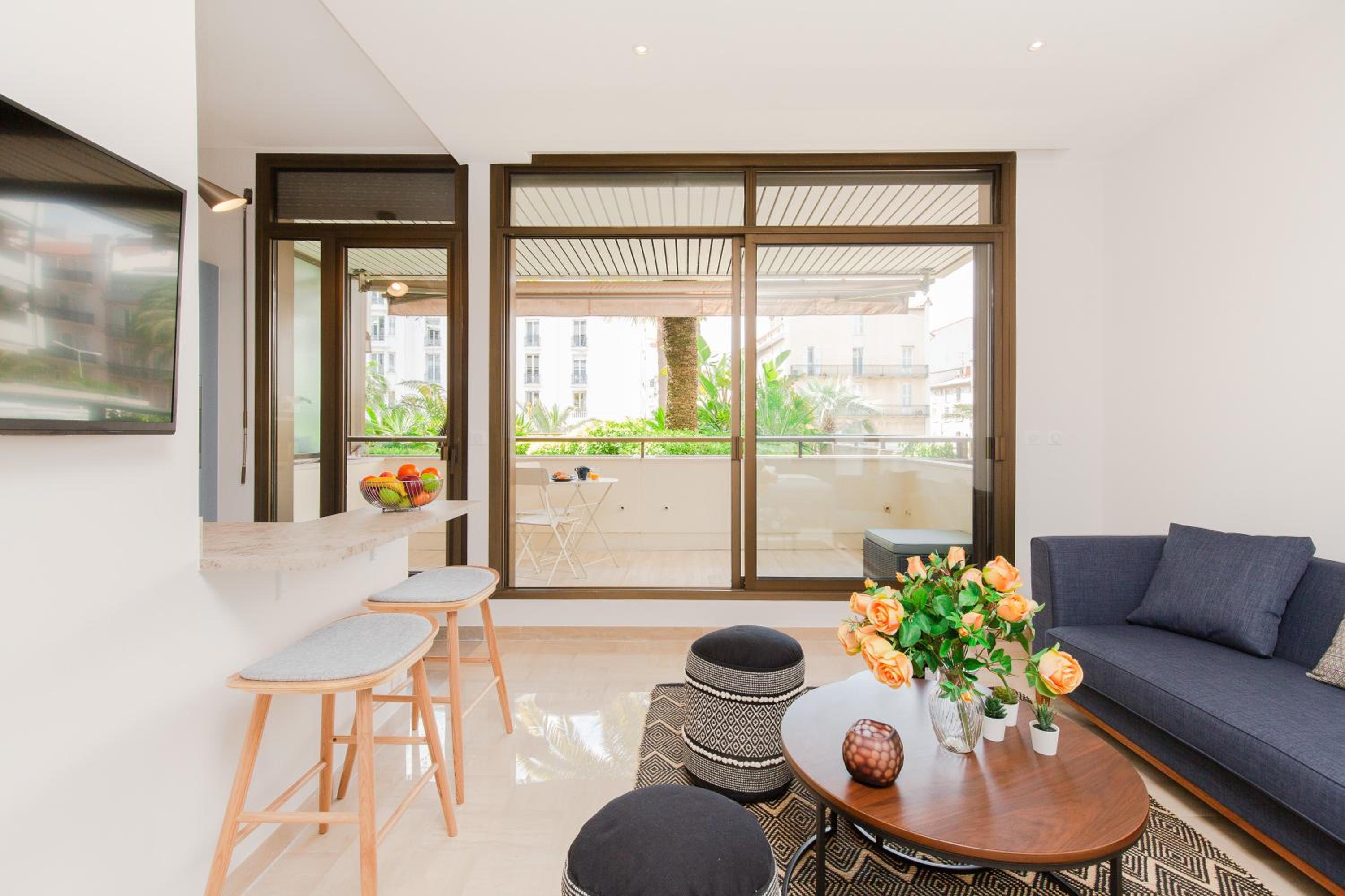 Apartment with Terrace photo 2