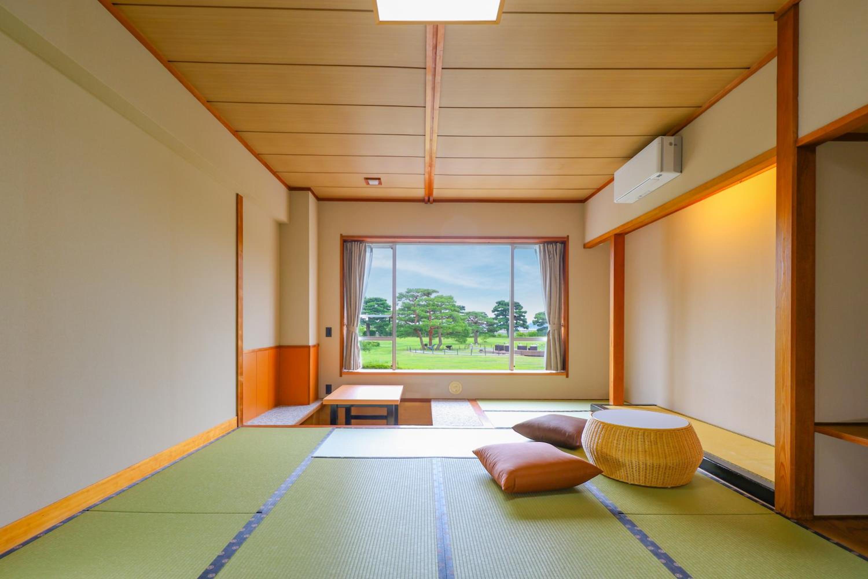 Standard Japanese-Style-Room 36 sqm - Indoor Bath - Non-Smoking