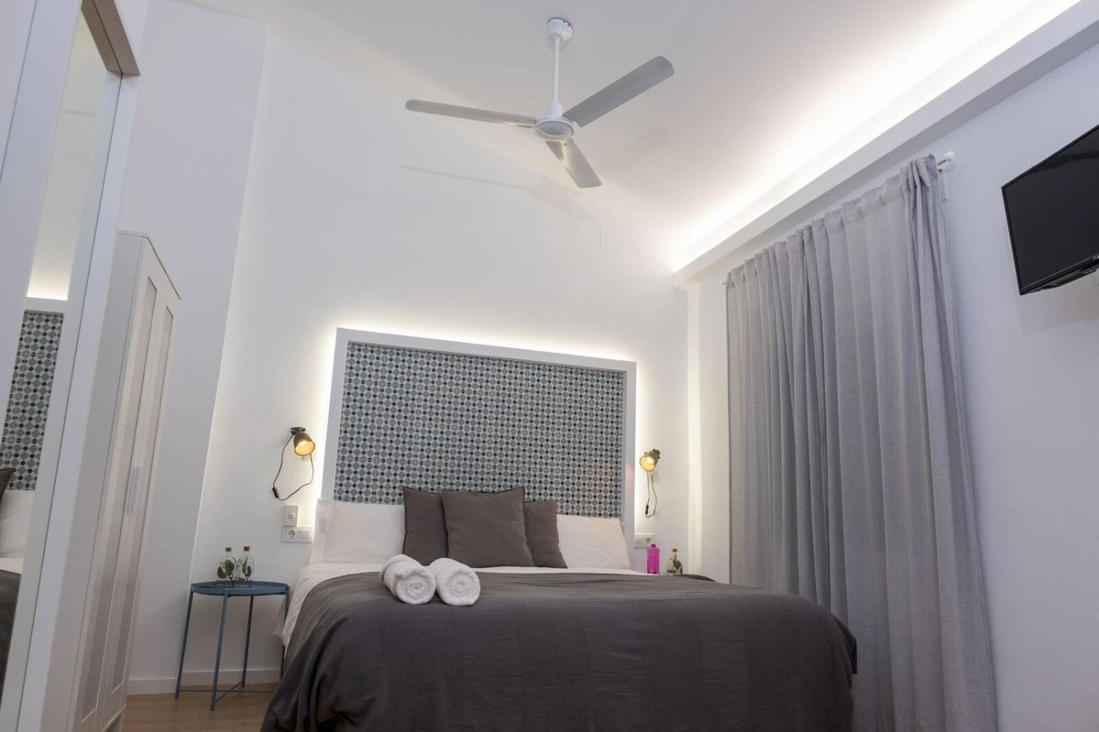 Deluxe Room - Photo 1
