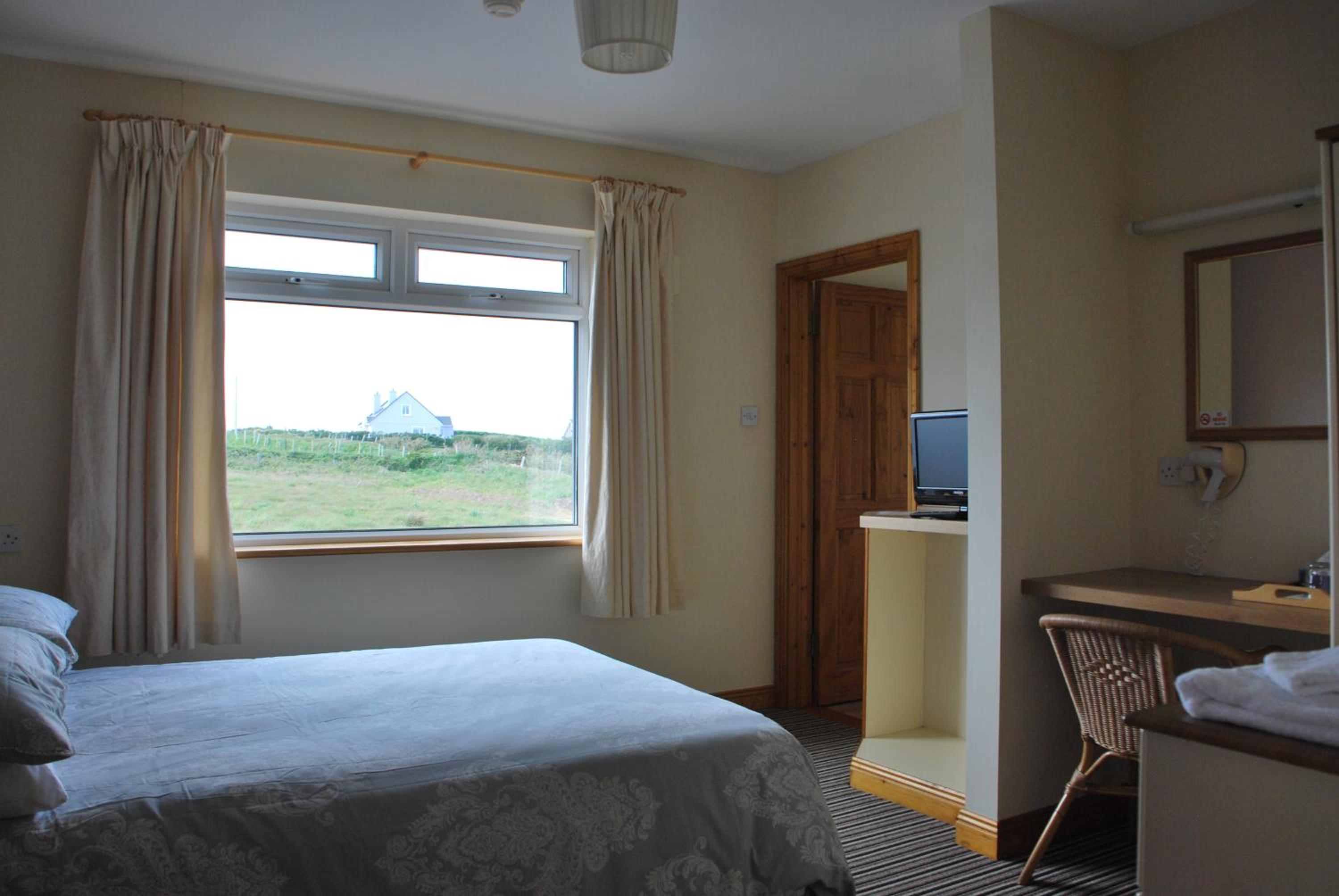 Double Room with Private Bathroom photo 2