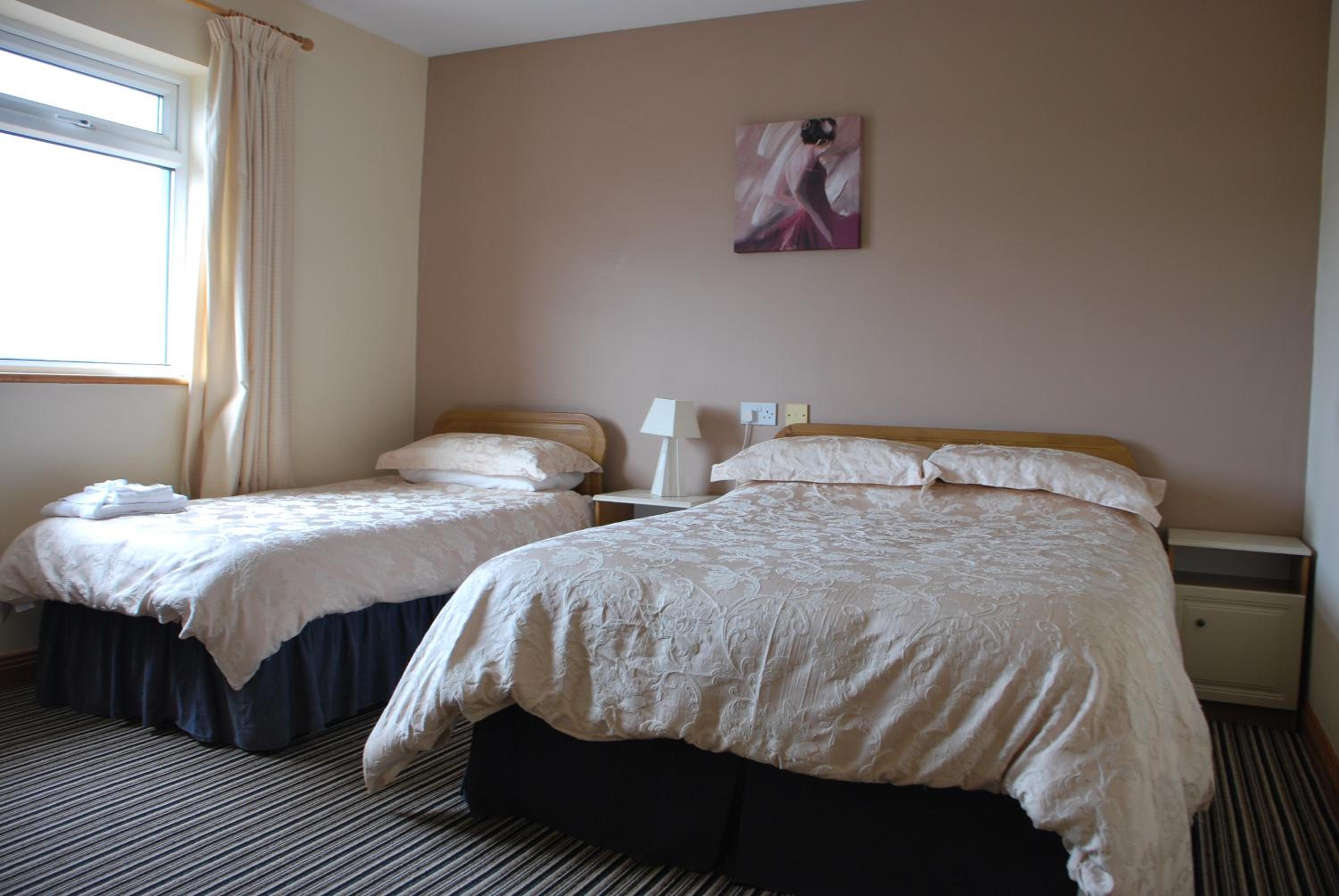 Double or Twin Room with Bathroom photo 2