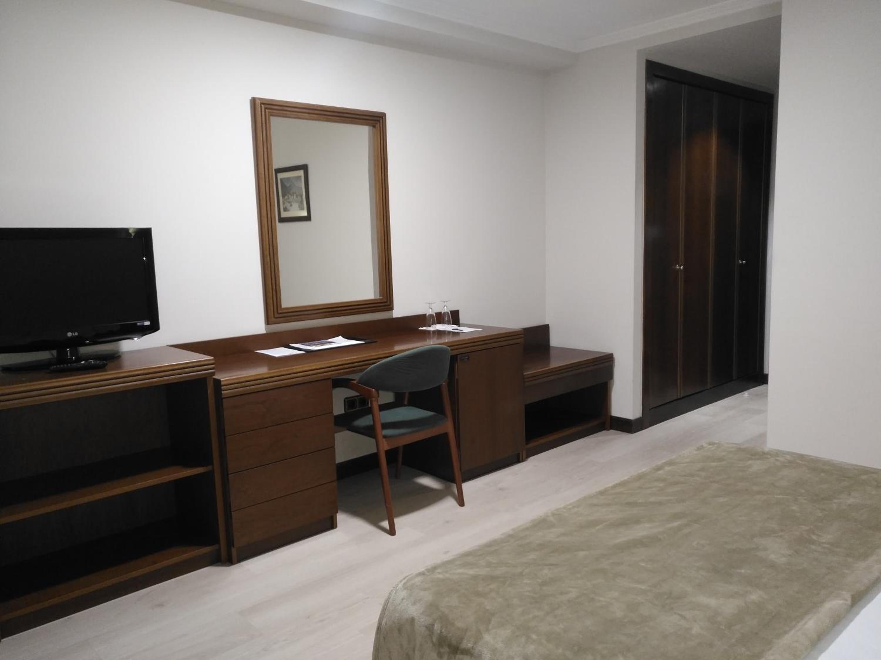 Double Room - Photo 2