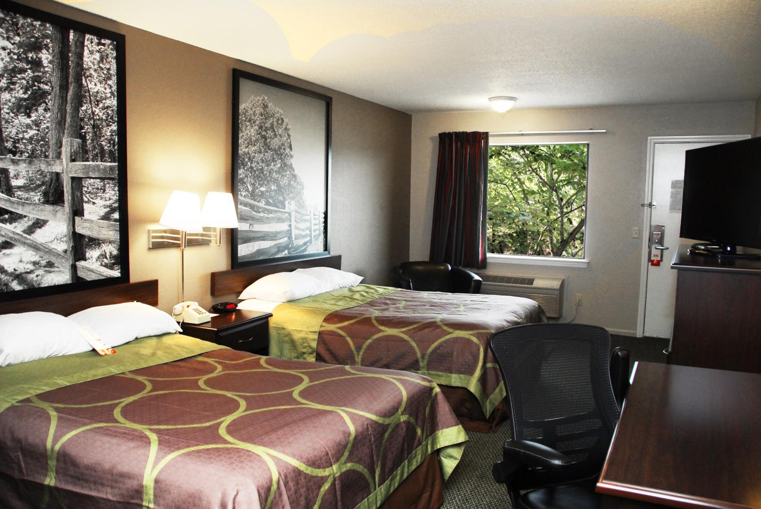 Double Room with Two Double Beds - Smoking - Photo 4