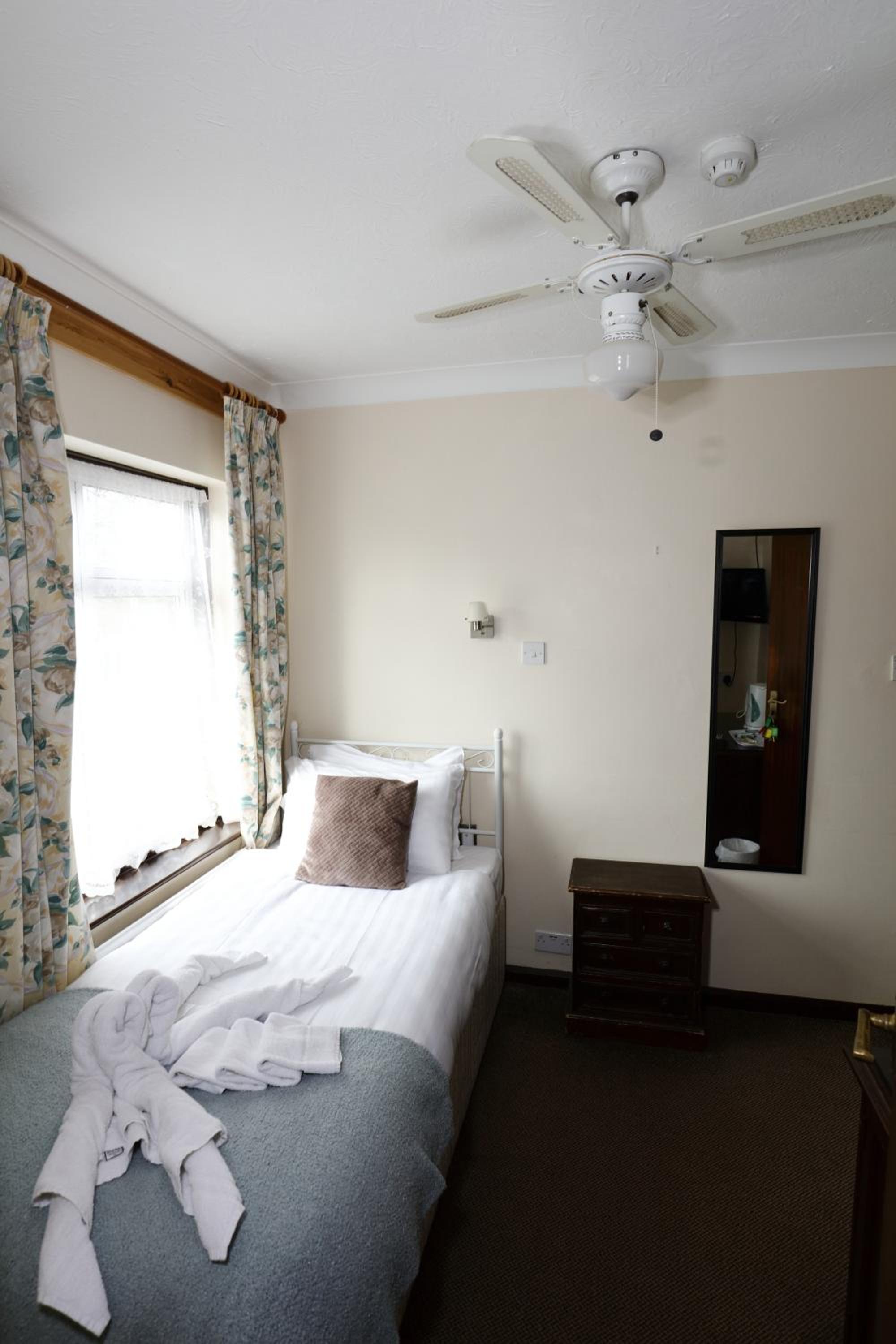 Single Room photo 3