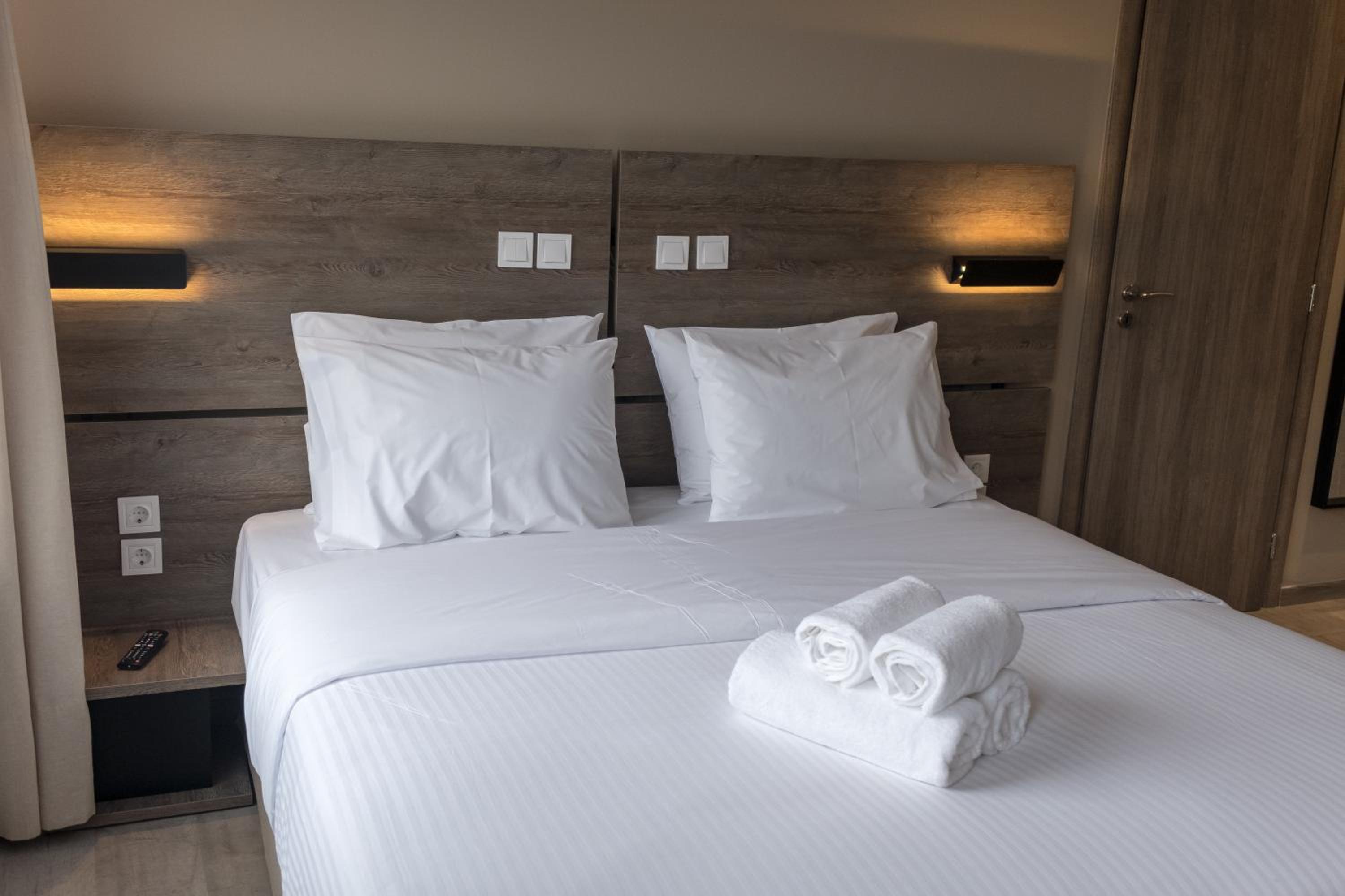 Standard Double Room - Photo 21