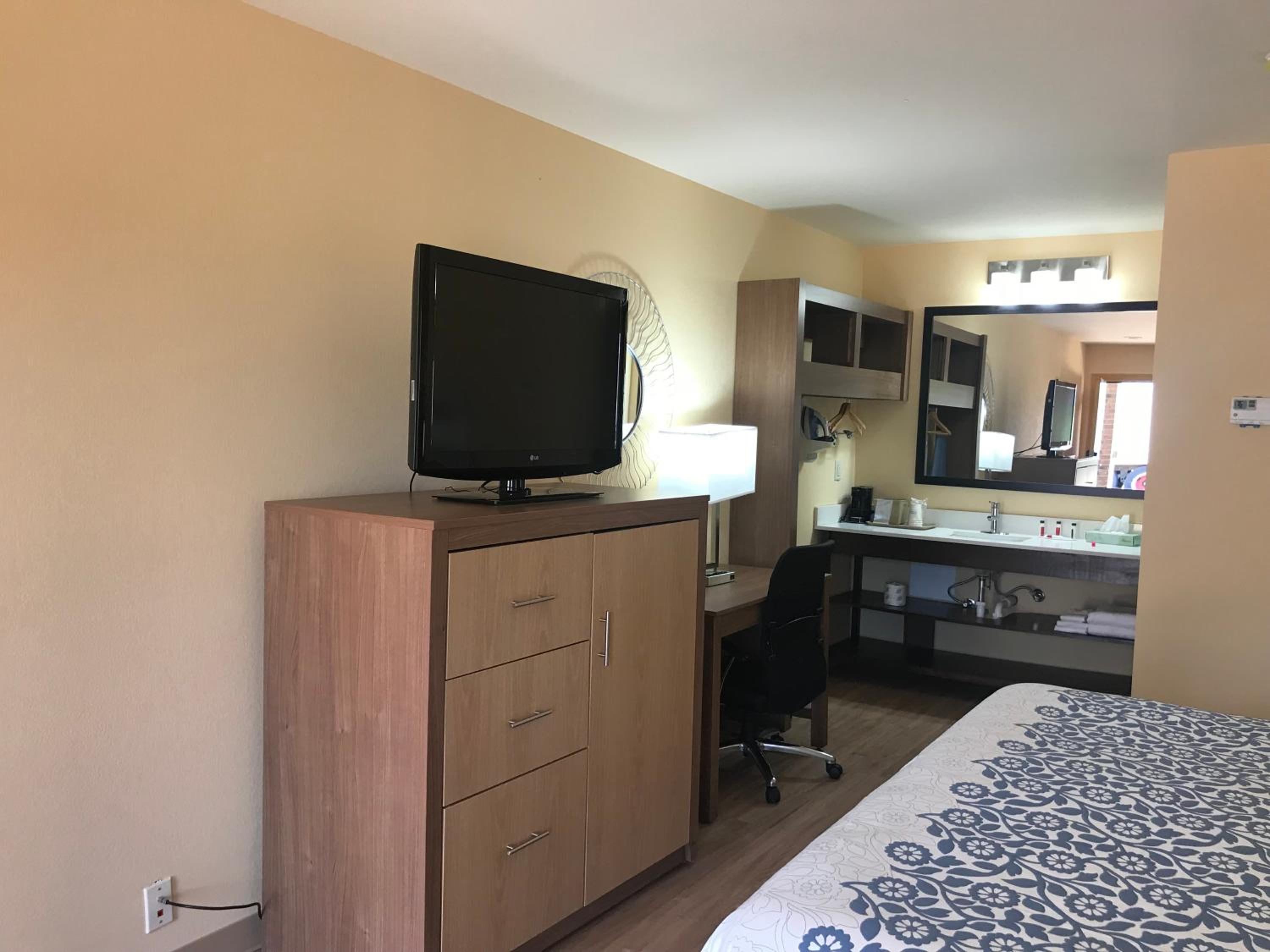 Deluxe Double Room with Two Double Beds - Non-Smoking - Photo 6