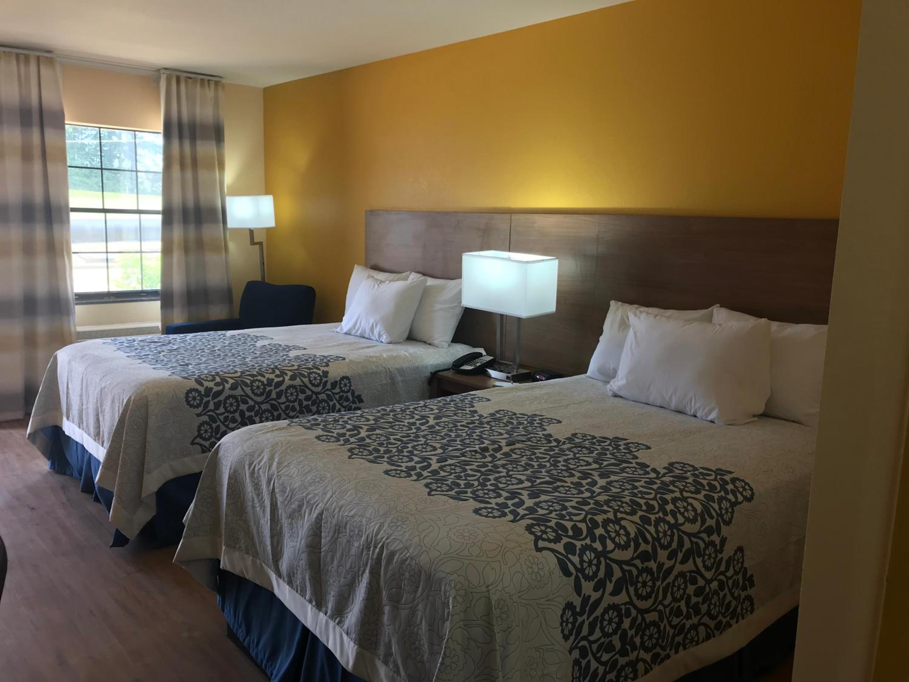 Deluxe Double Room with Two Double Beds - Non-Smoking - Photo 2